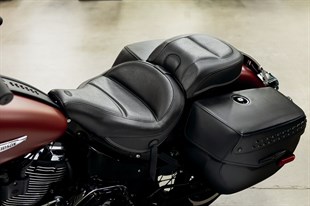 MUSTANG SEAT RR MX TOUR FLHC18-19 KOD: 08021064