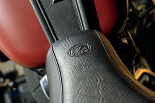 MUSTANG SEAT SOLO DBR MXTOUR FLHC KOD: 08021063