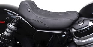 MUSTANG SEAT SOLO TRIPPER - RH950 22-U KOD: 08040834