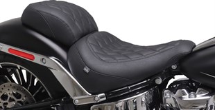 MUSTANG SEAT SOLO WIDE TRIPPER BREAKOU KOD: 08021662