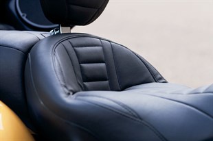 MUSTANG SEAT SUPER TOURING ONE-PIECE - KOD: 08010962