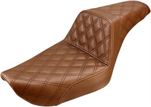 SADDLEMEN SEAT STEP UP LS BRWN DYNA KOD:08030606