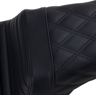SADDLEMEN SEAT STEPUP TR  LS BLCK KOD:0802-1381