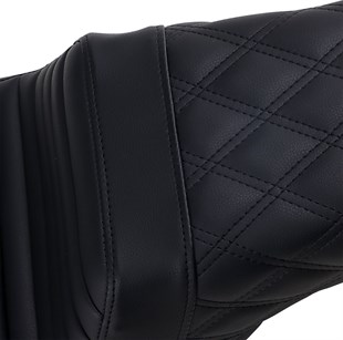 SADDLEMEN SEAT STEPUP TR  LS BLCK KOD:0802-1381