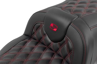 SADDLEMEN SEAT ROADSOFA LS CF W/BR RED S KOD:0801-1790