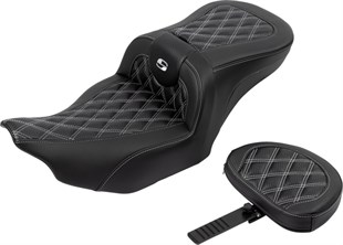 SADDLEMEN SEAT ROADSOFA LS CF W/BR SILVE KOD:08011791