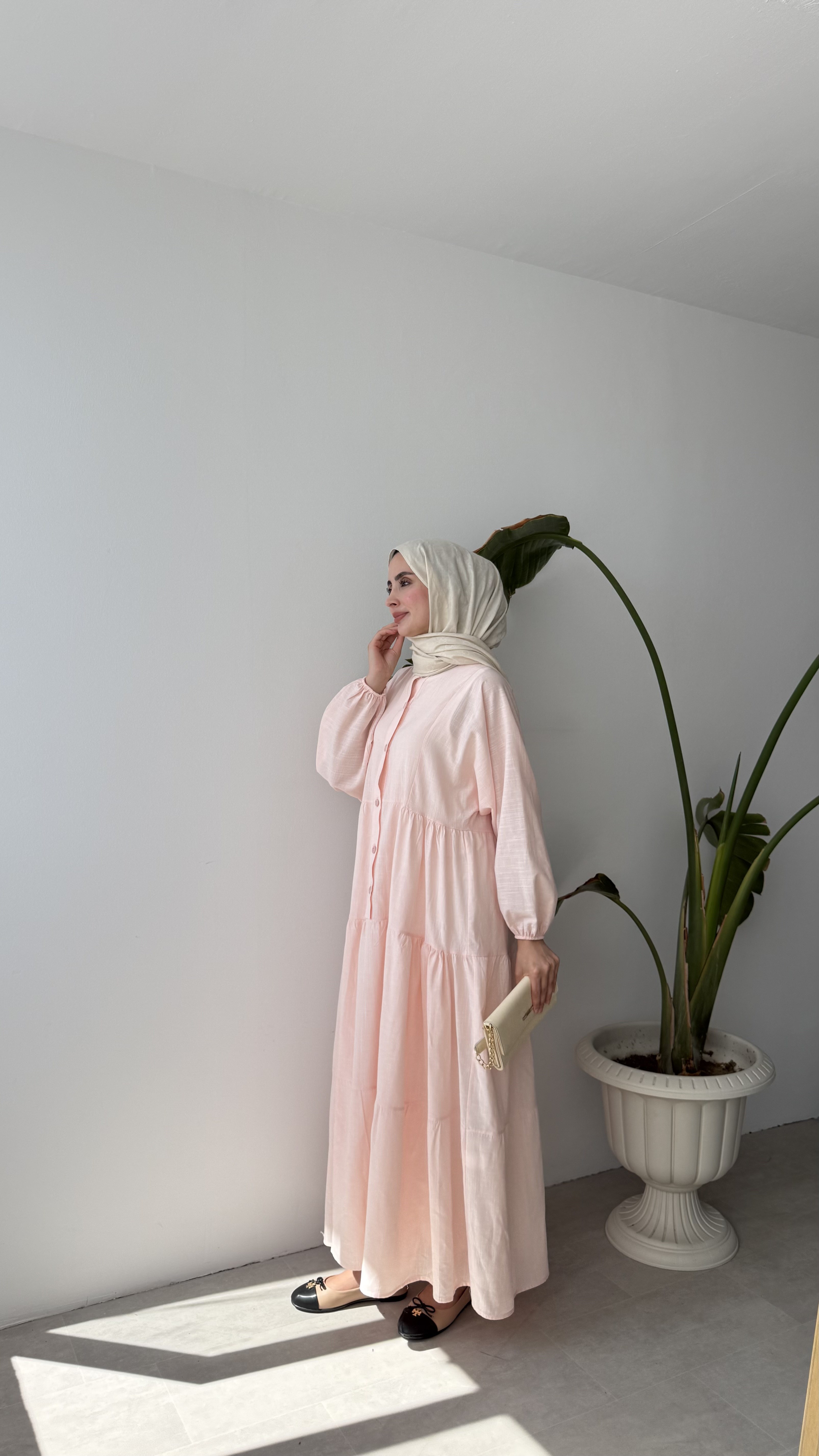 KAT DETAYLI BÜZGÜLÜ ELBİSE - PEMBE