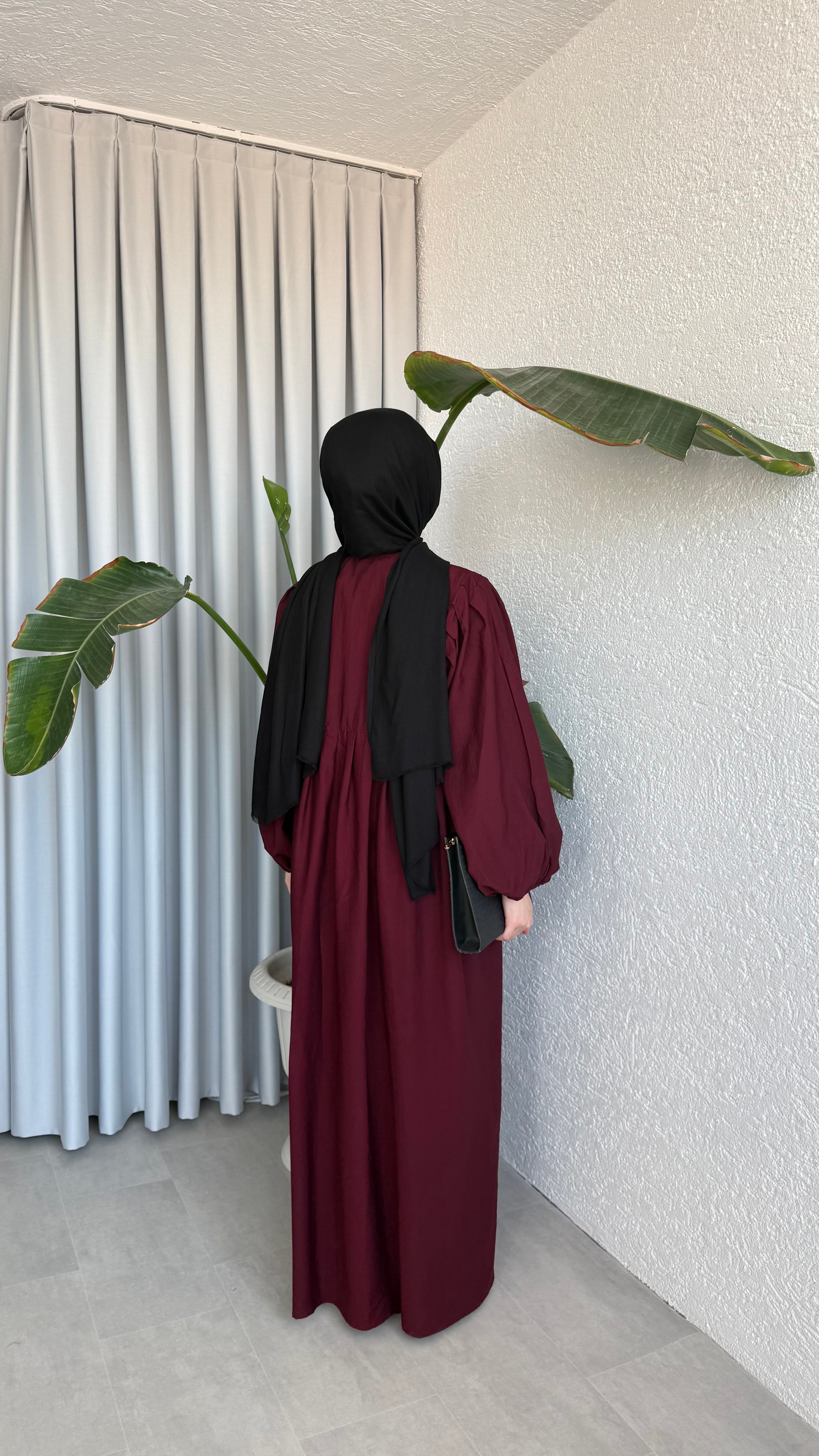 PİLE DETAYLI DÜĞMELİ ELBİSE - BORDO