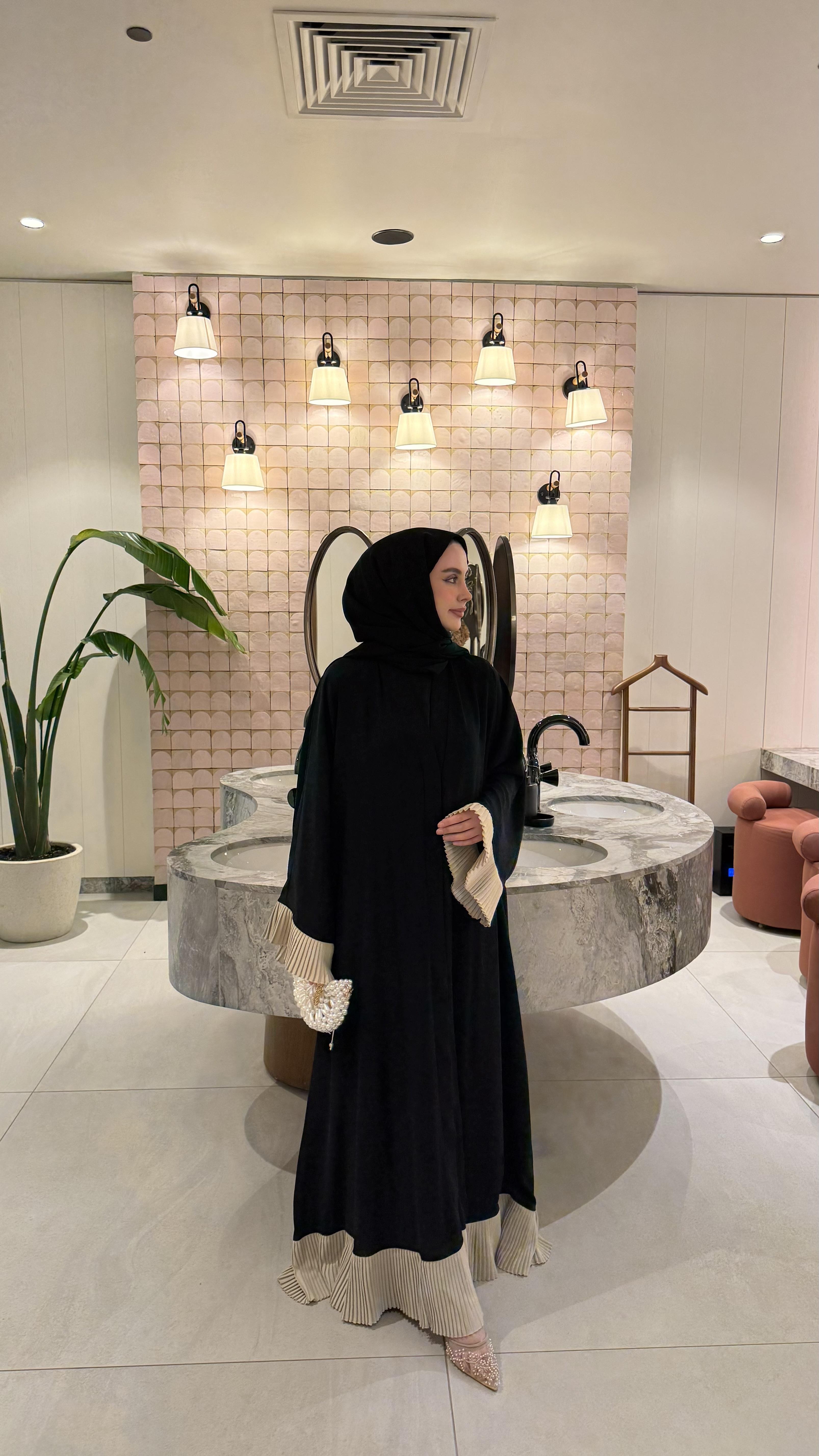 PİLİSE DETAYLI ABAYA & FERACE - SİYAH