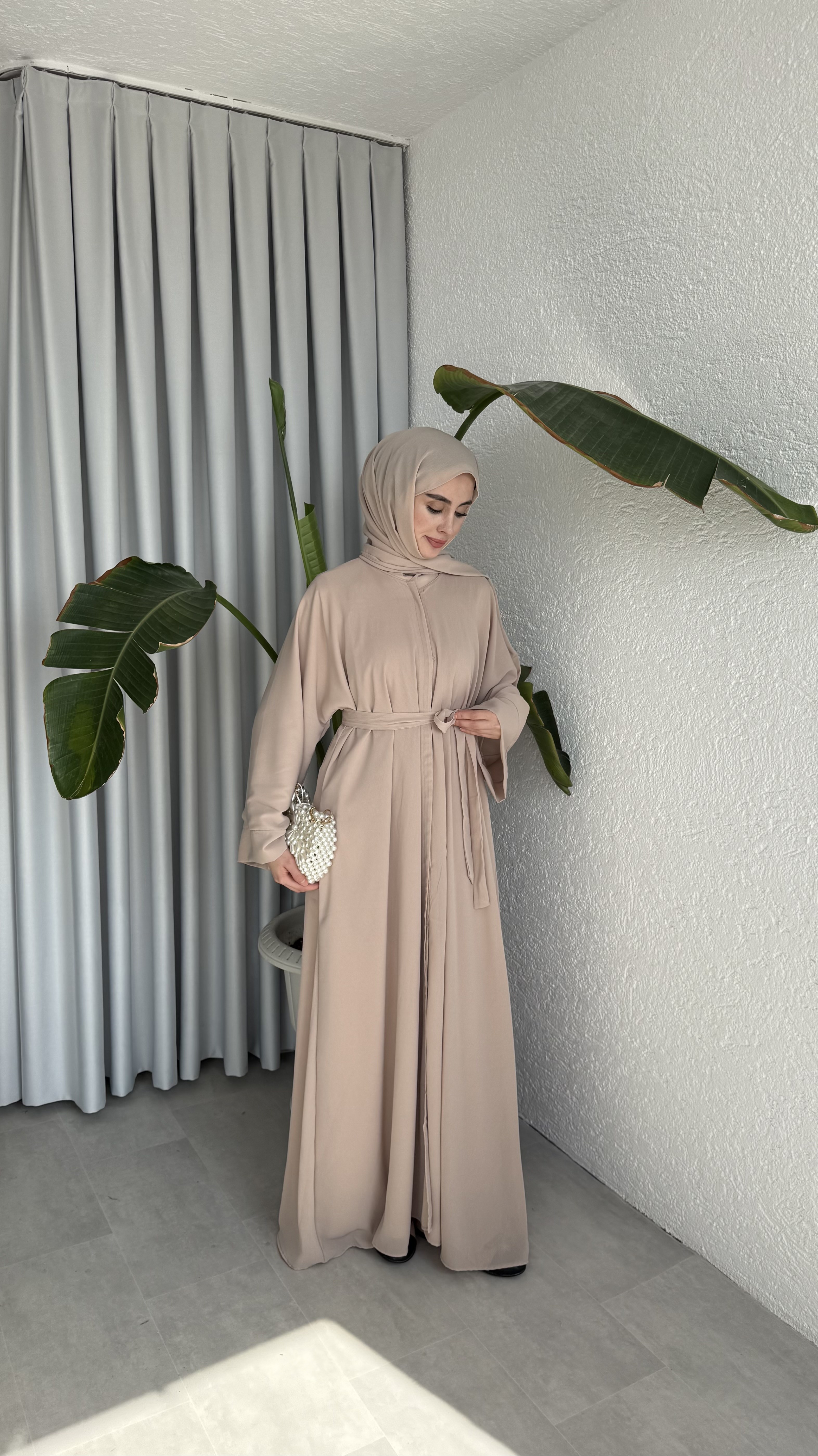 DÜĞMELİ ŞİFON ABAYA - BEJ