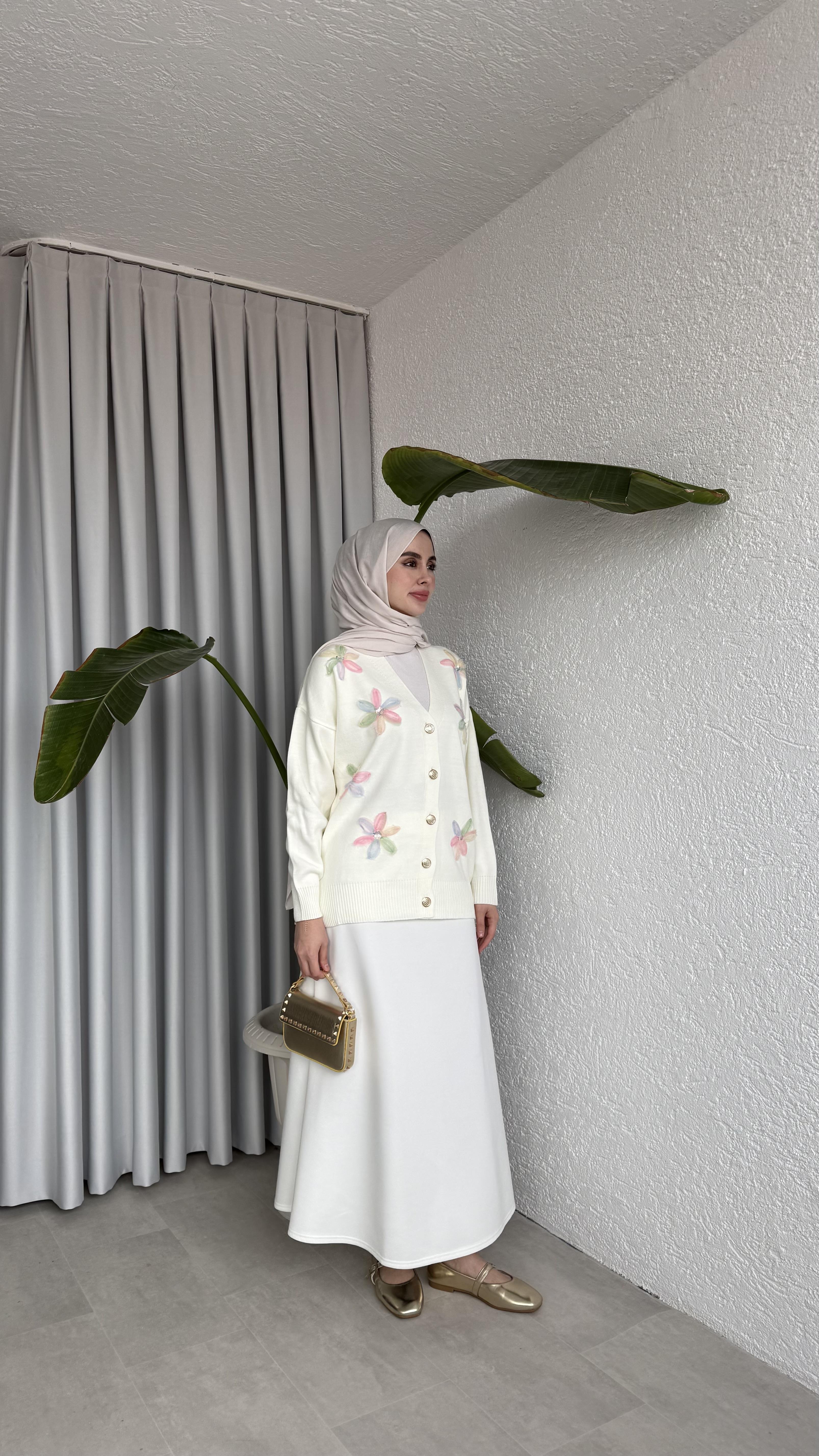 TRİKO ÇİÇEKLİ HIRKA - EKRU