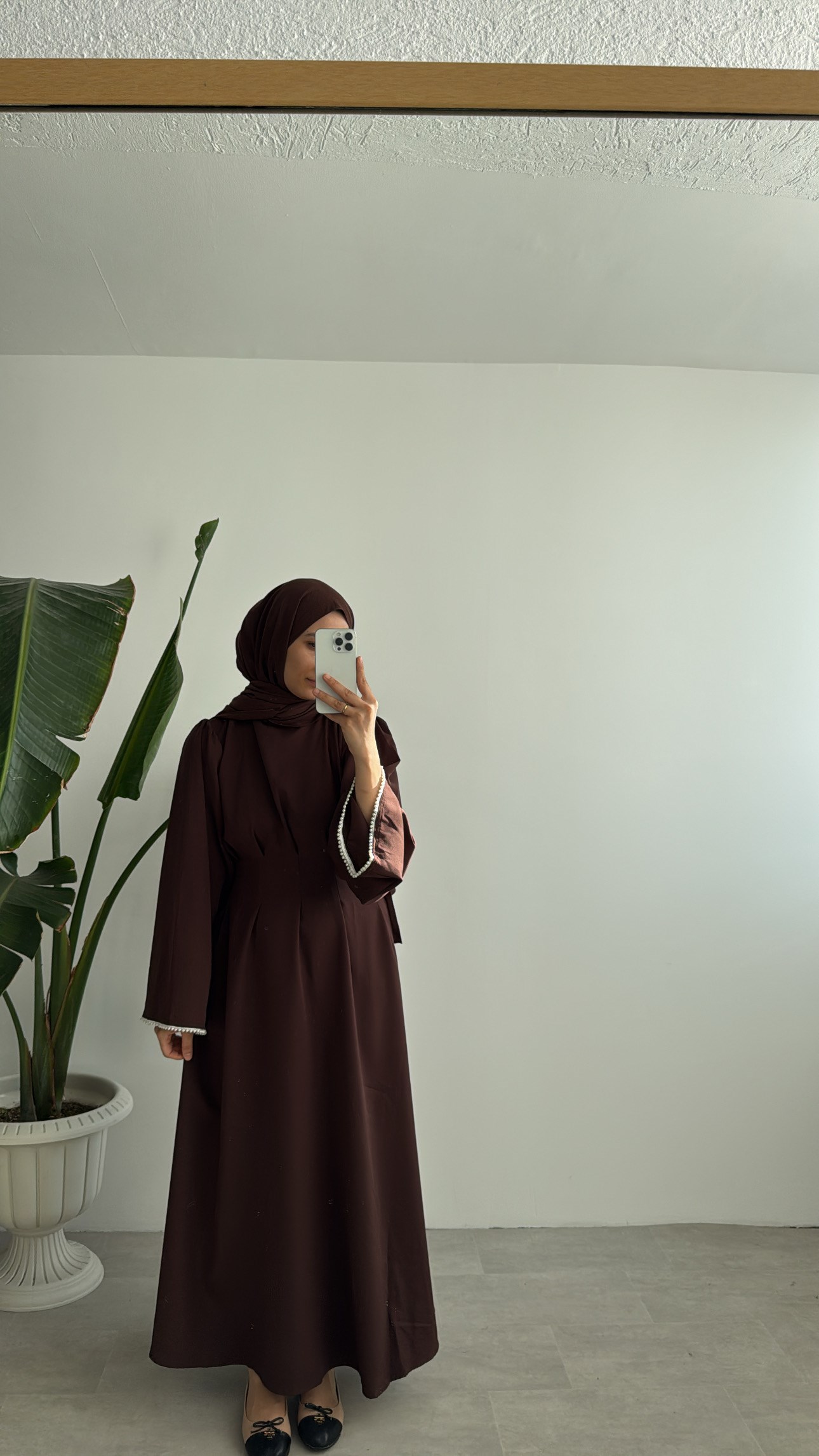 VANESA İNCİ DETAYLI ELBİSE - KAHVE