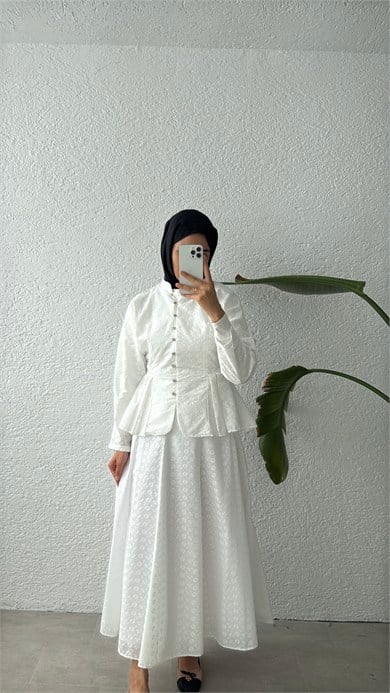 BEYAZ İŞLEMELİ PEPLUM GÖMLEK
