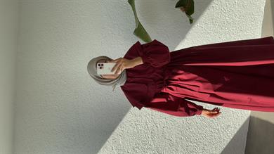 BRODE ŞERİT DETAY ELBİSE - BORDO (kemersizdir)