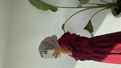 BRODE ŞERİT DETAY ELBİSE - BORDO (kemersizdir)