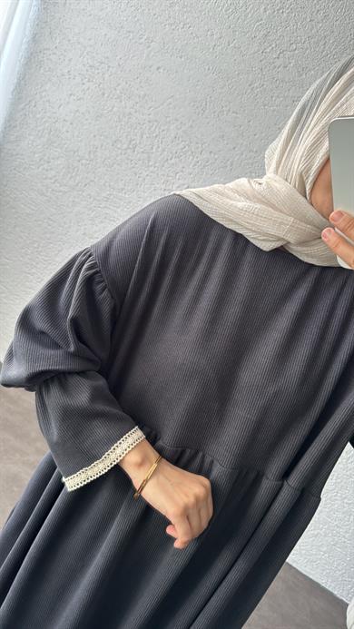 KOLU DANTELLİ ELBİSE - ANTRASİT