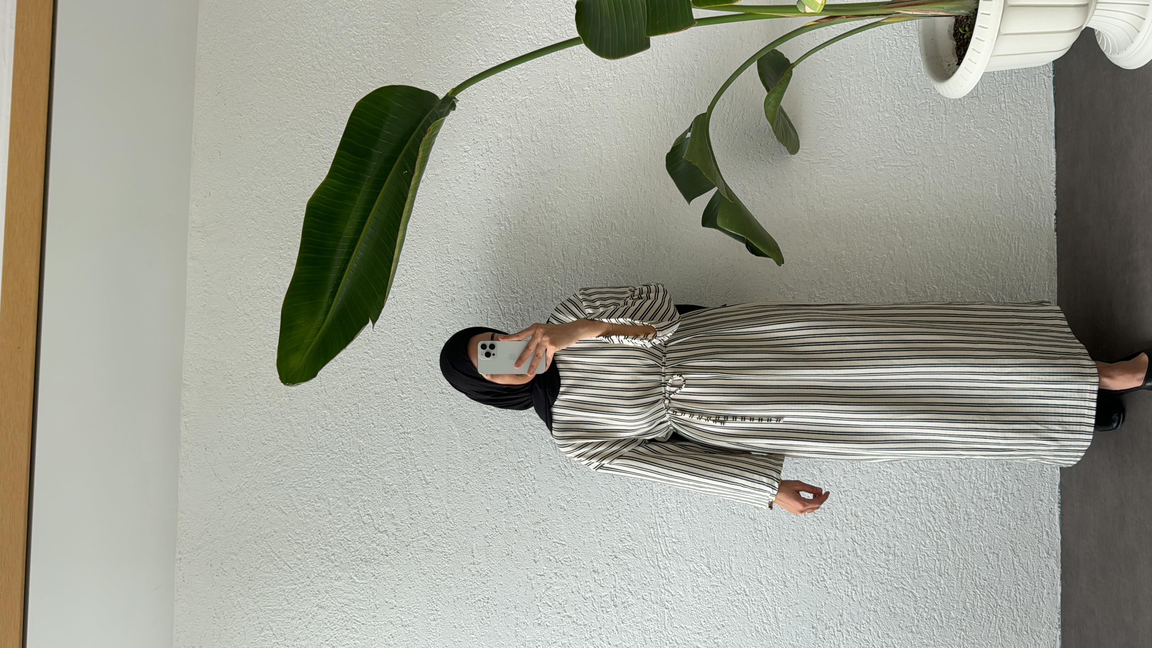 ÇİZGİLİ BİYELİ ELBİSE- BEJ 