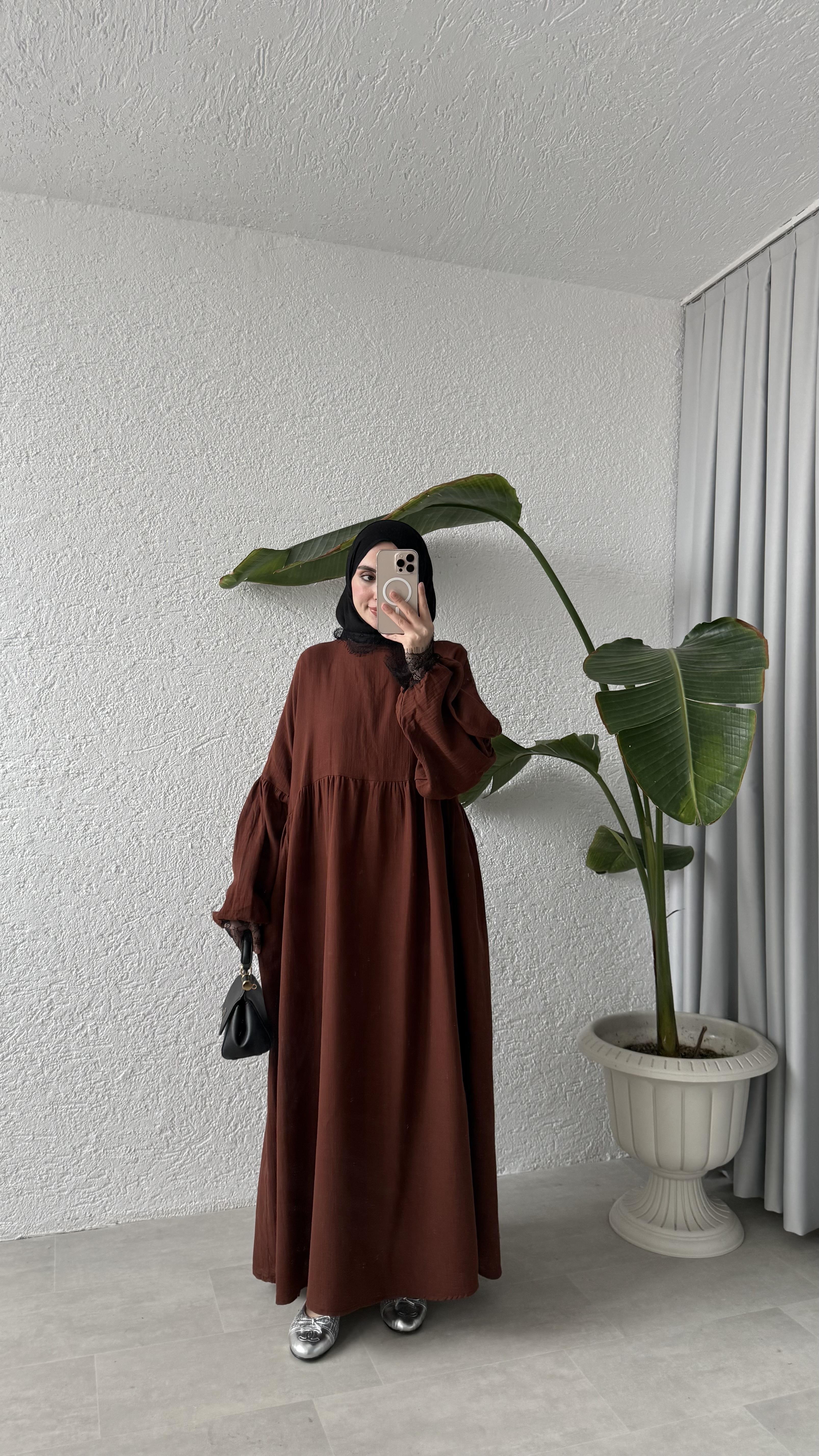 DANTEL DETAYLI MÜSLİN ELBİSE - KİREMİT 