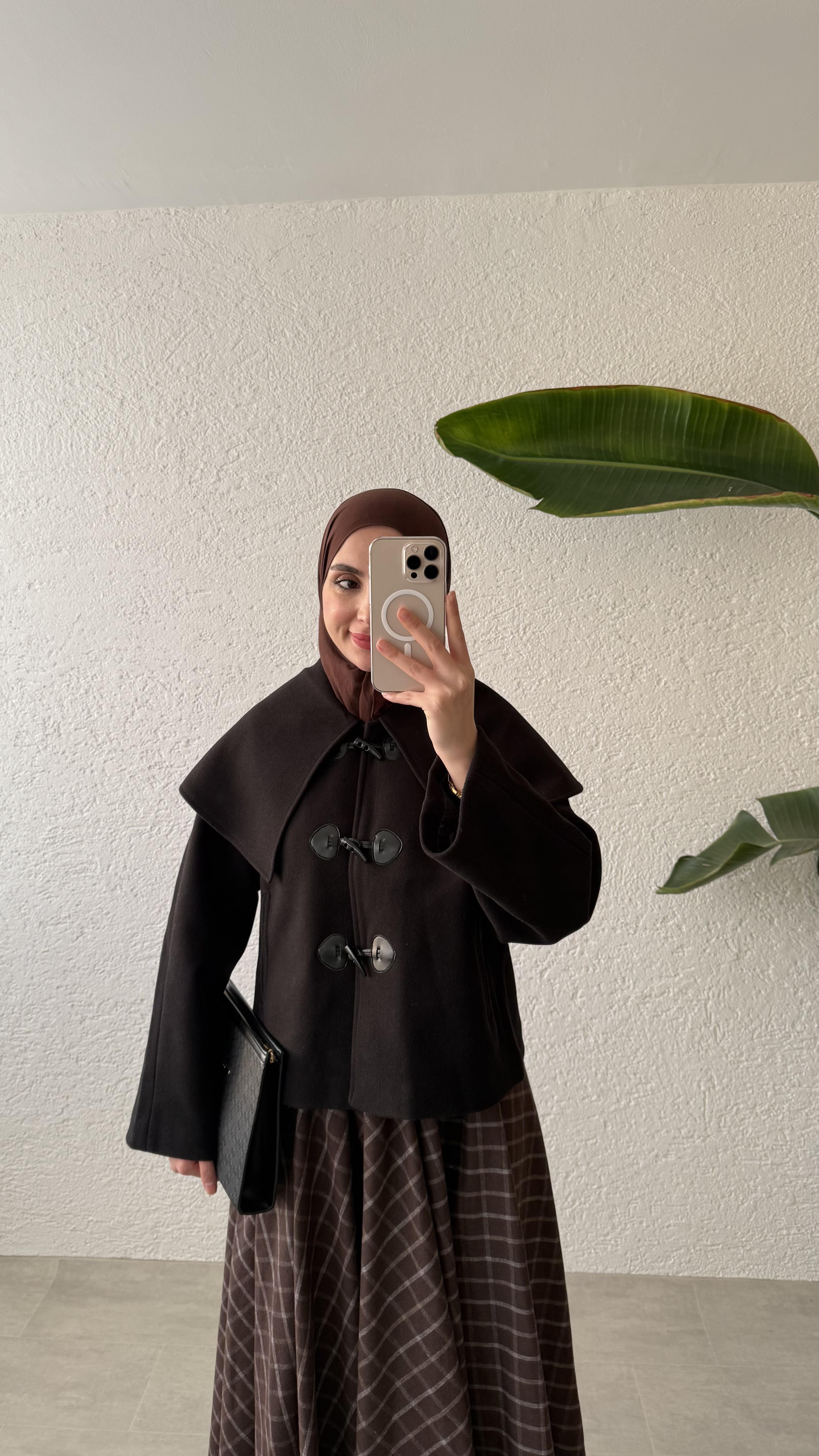 PELERİN YAKA DÜĞMELİ KABAN - SİYAH