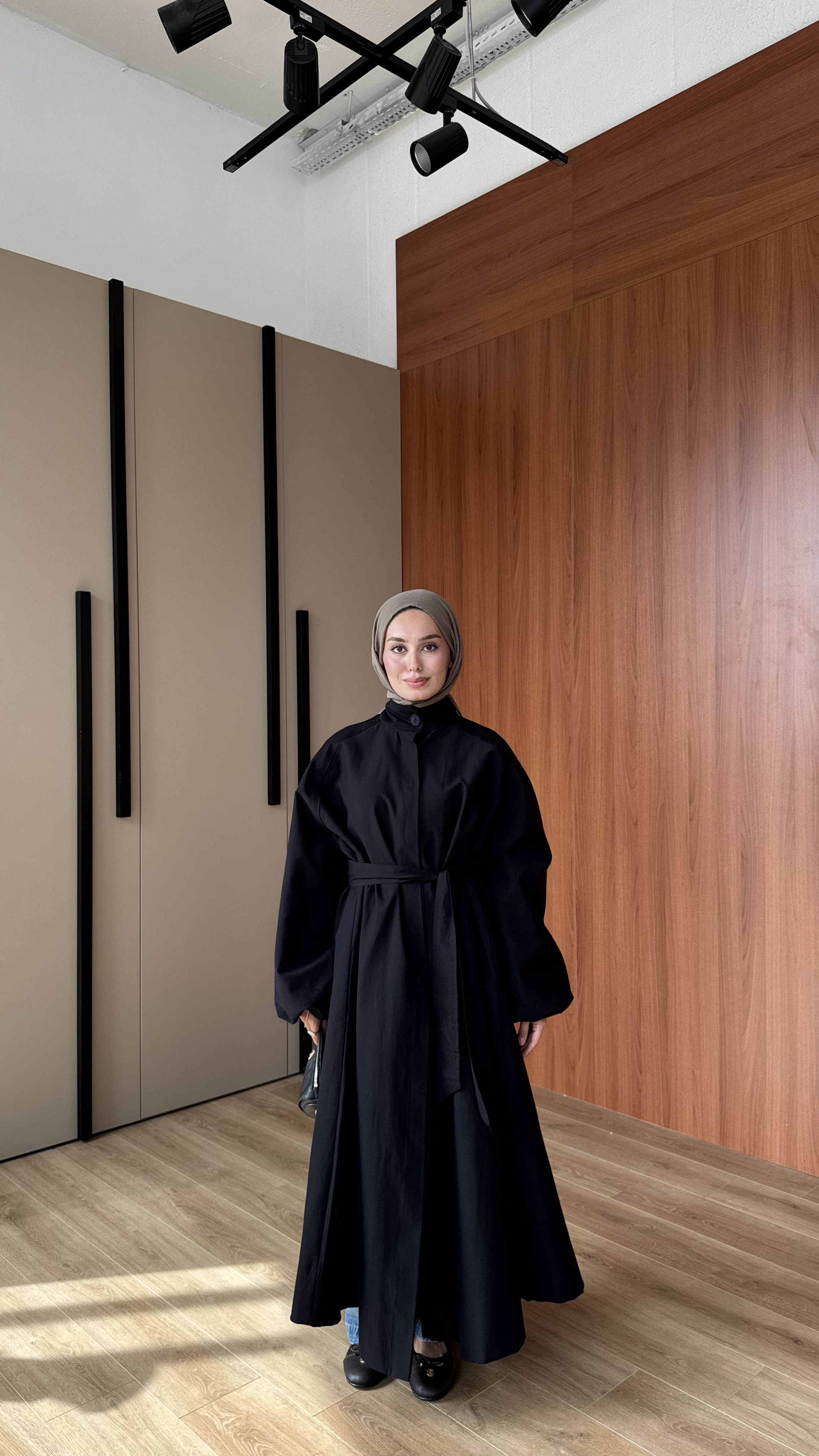 ROBE ASTARLI TRENÇKOT - SİYAH