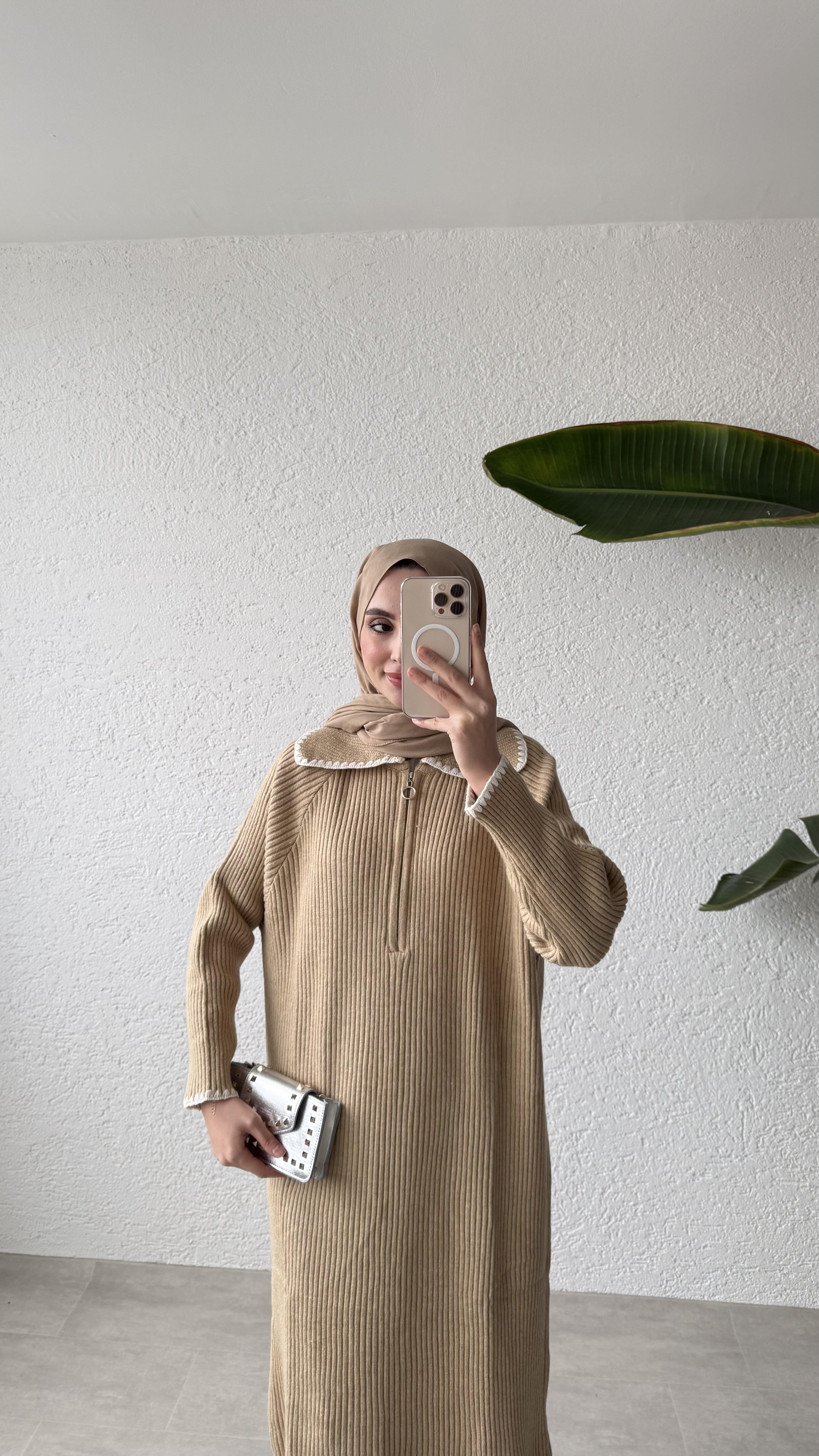 YAKA DETAYLI TRİKO ELBİSE - VİZON