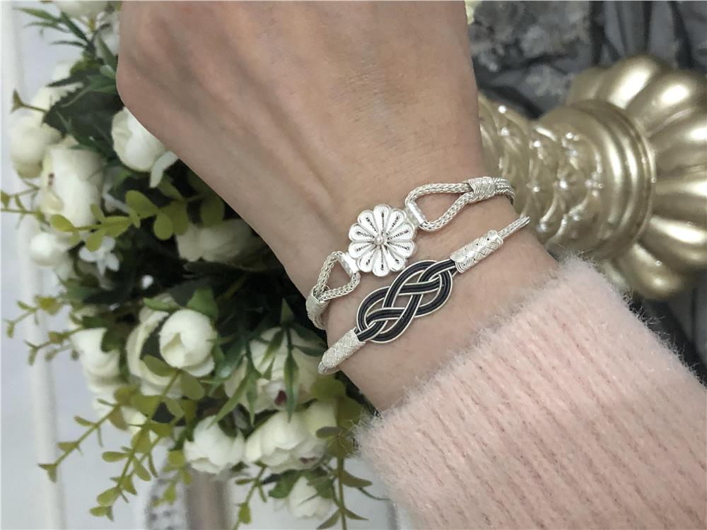 Çiçek Telkari İşlemeli&Sonsuzluk Model Siyah Beyaz Kazaziye Gümüş Bileklik Set