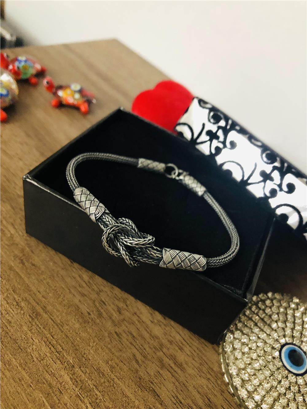 Oksitli Göbekli Düğüm Model Kazaziye Gümüş Bileklik