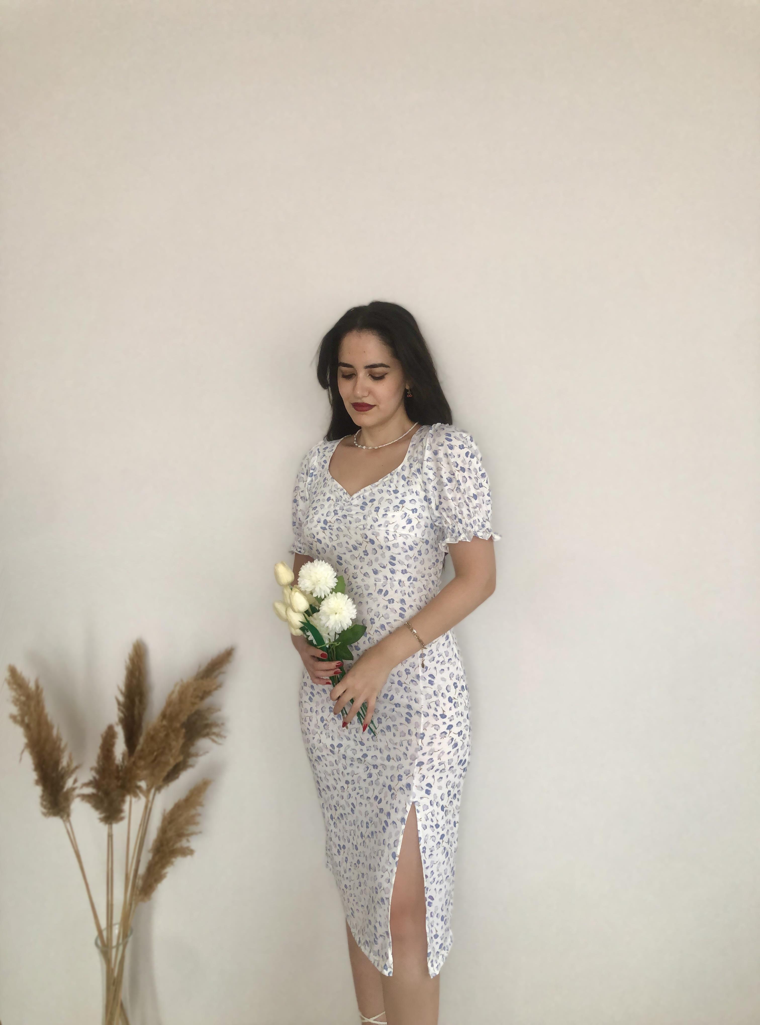 KISA KOLLU ÇİÇEK DESEN ELBİSE