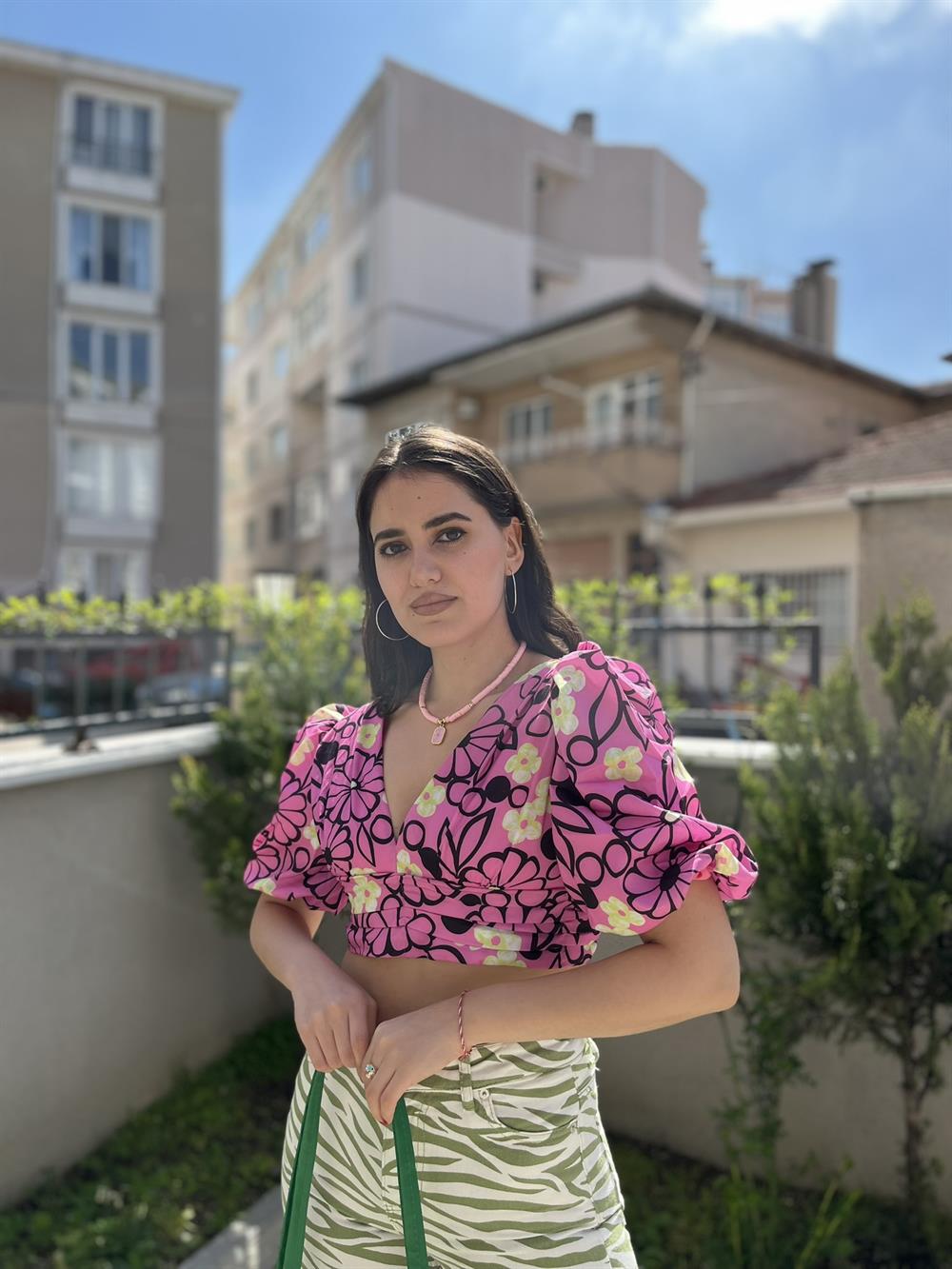 ZARA Model Sırt Detaylı Crop