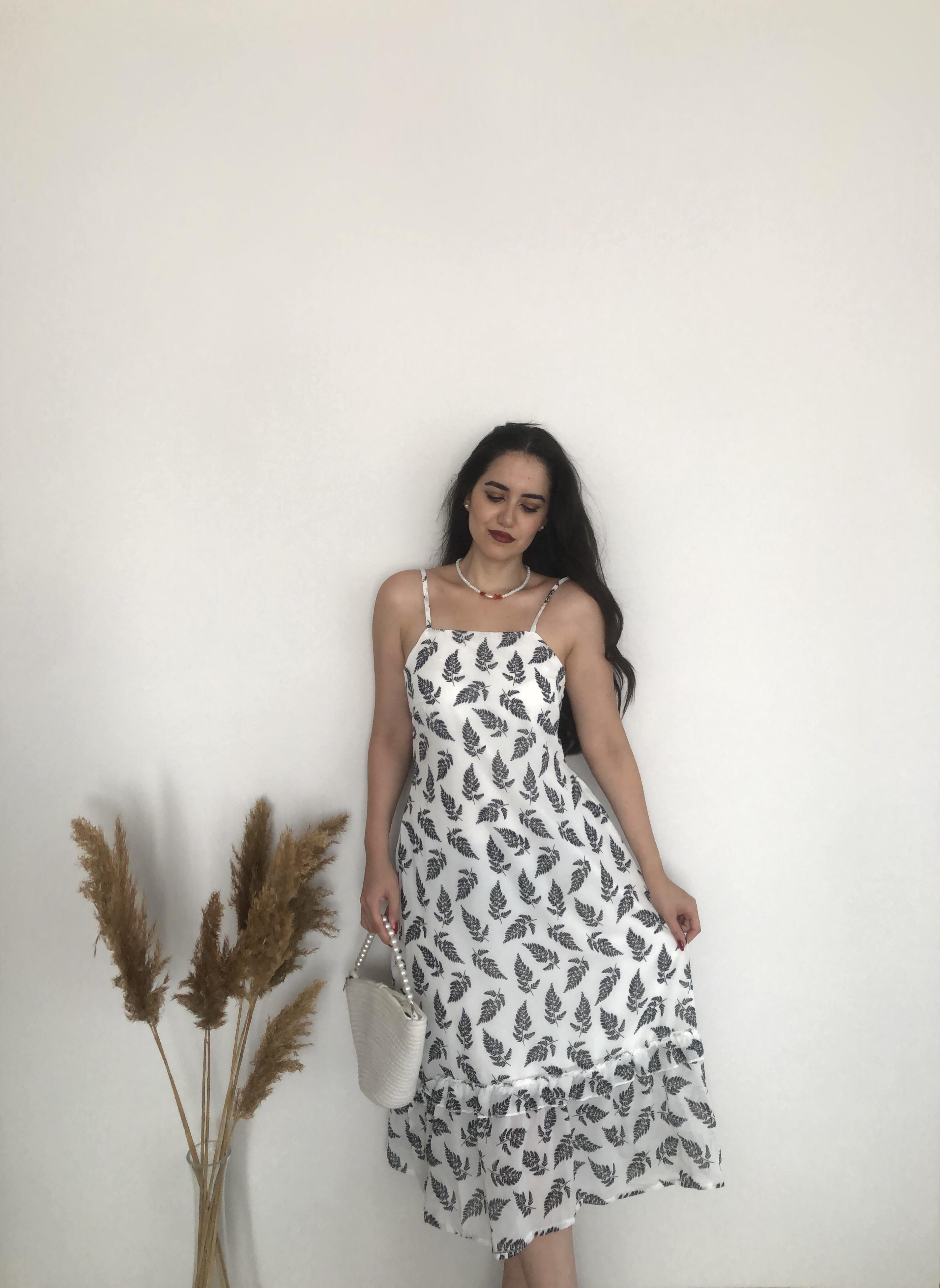 ASKILI YAPRAK DESEN ELBİSE