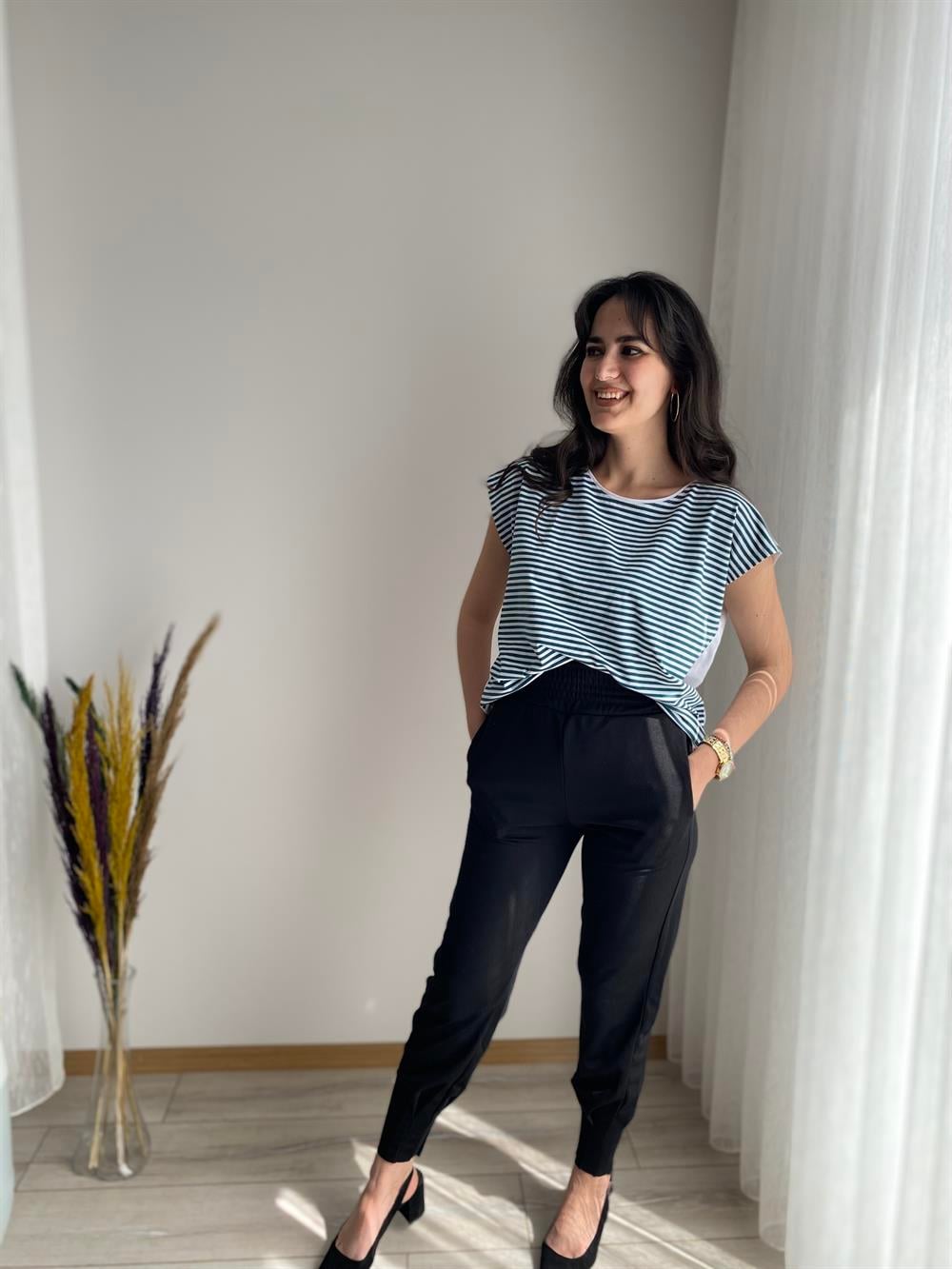 KISA KOL ÇİZGİLİ TSHIRT