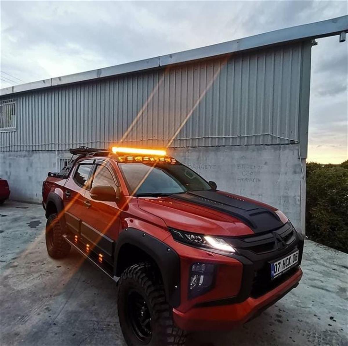 Mitsubishi L-200 Çamurluk Dodik Kaplama 