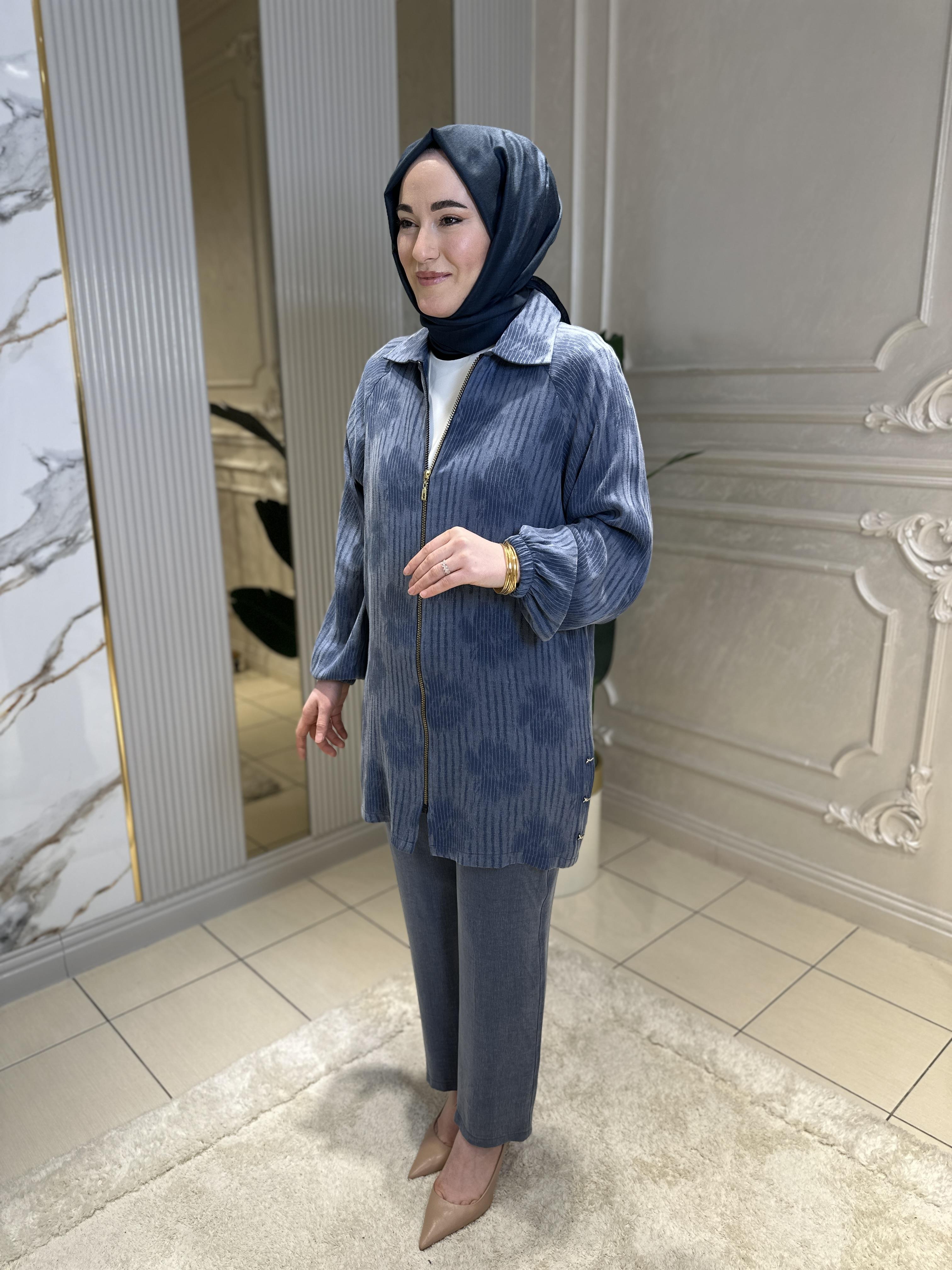 1438 Yan Düğme Fermuarlı Takım
