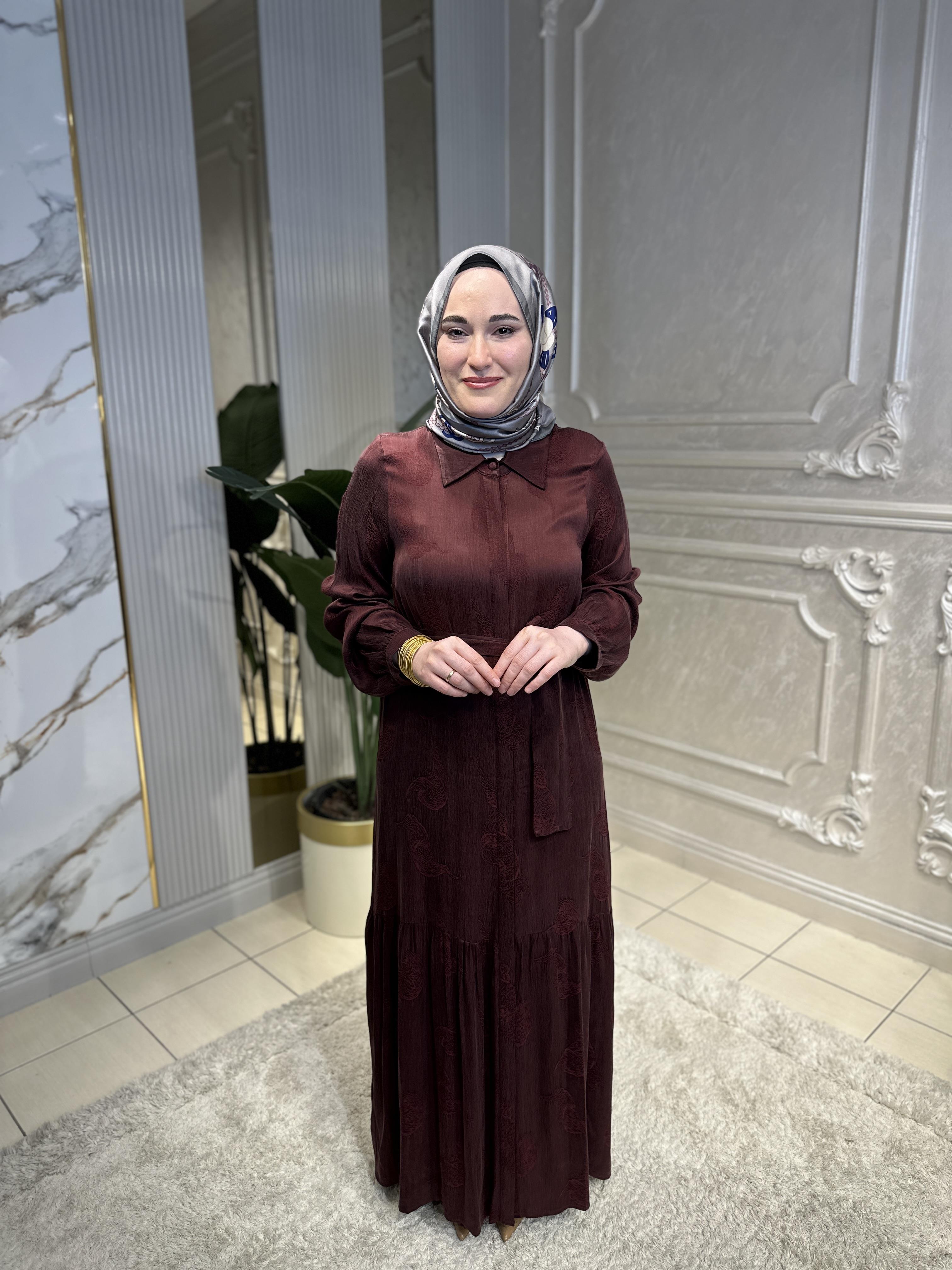 2044 Kendinden Desenli Kemerli Elbise