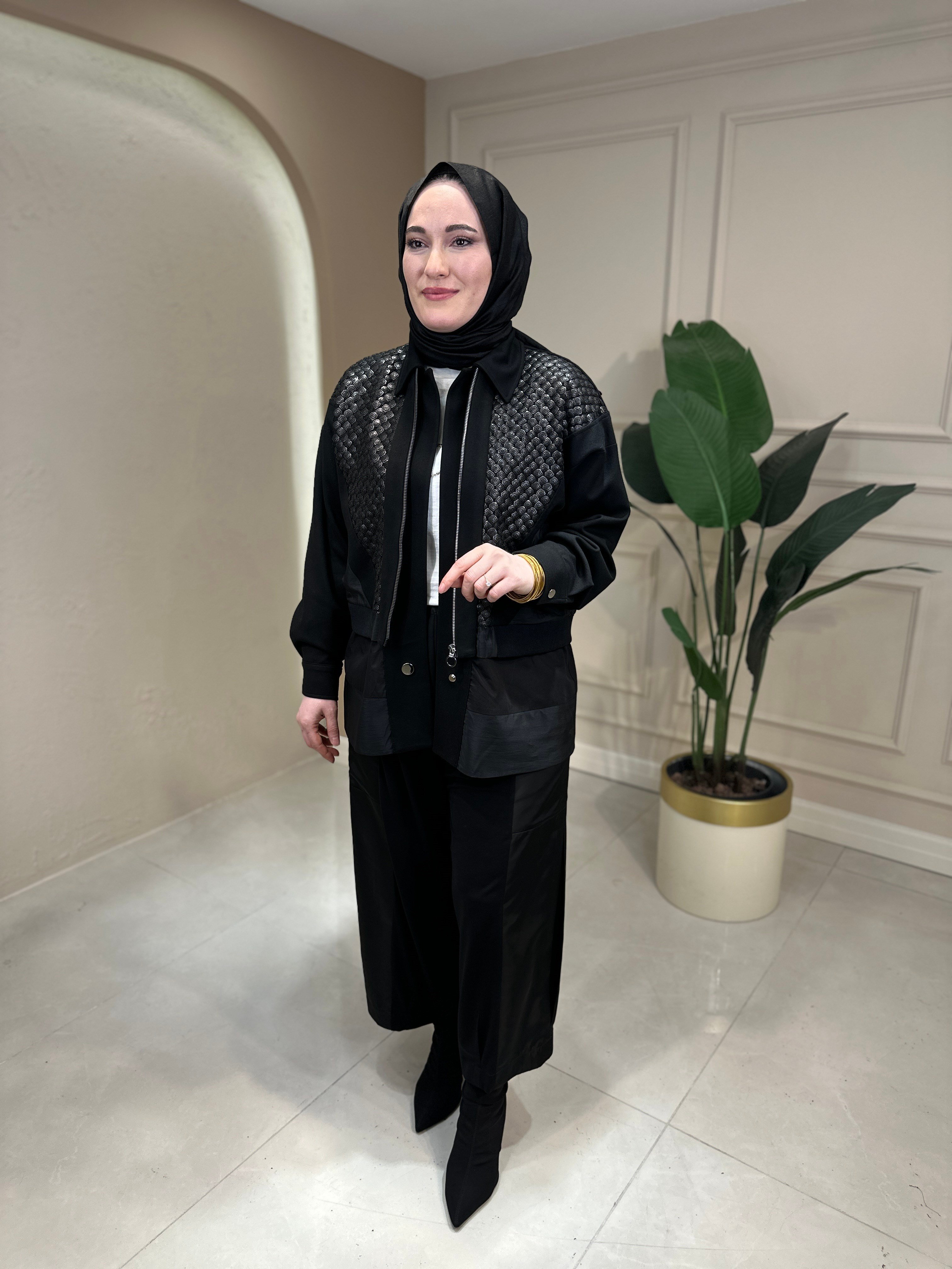 3239 Ghisa Ceket