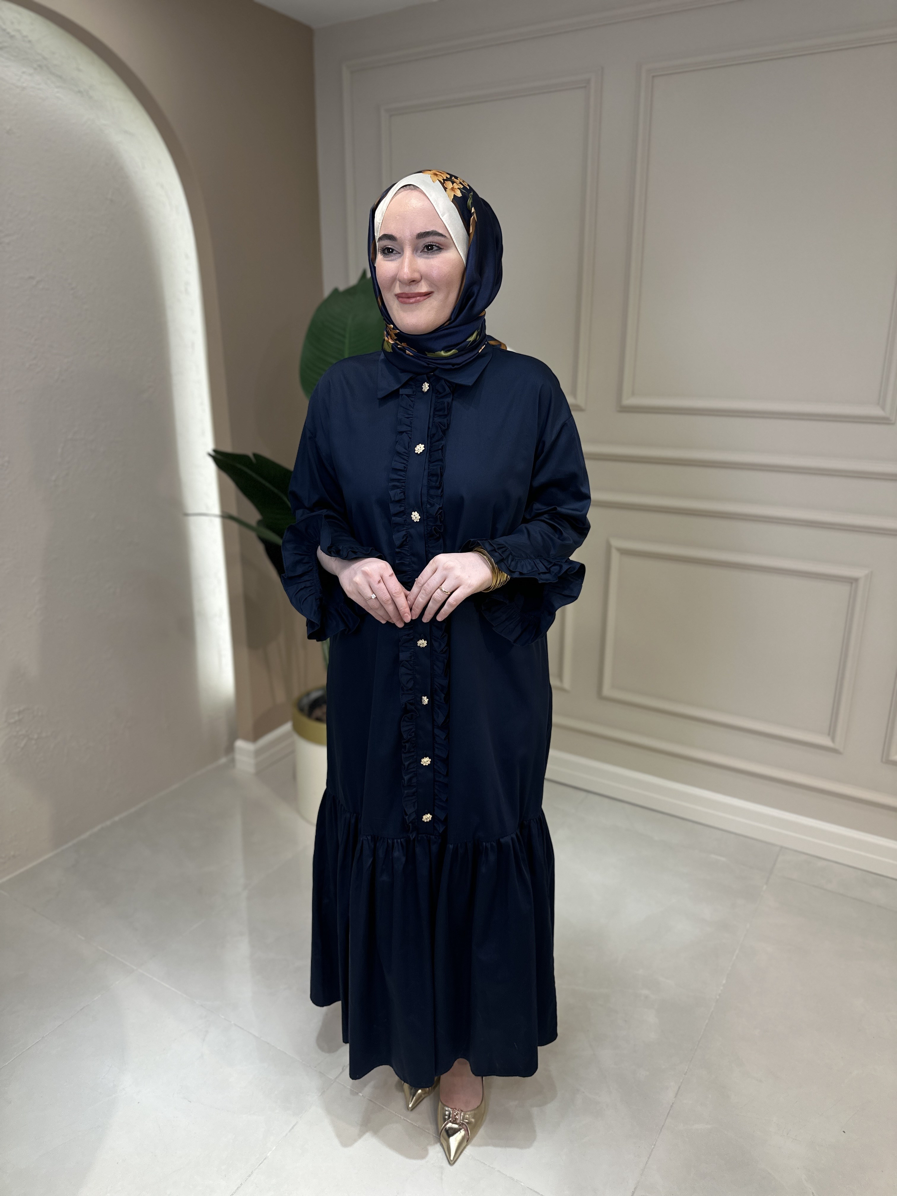 4074 Ghisa Elbise