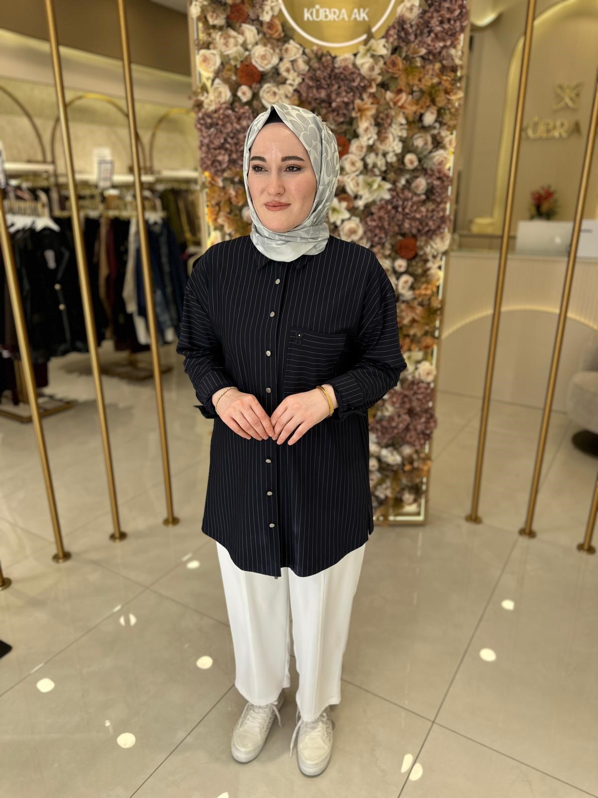 4299 Ghisa Tunik