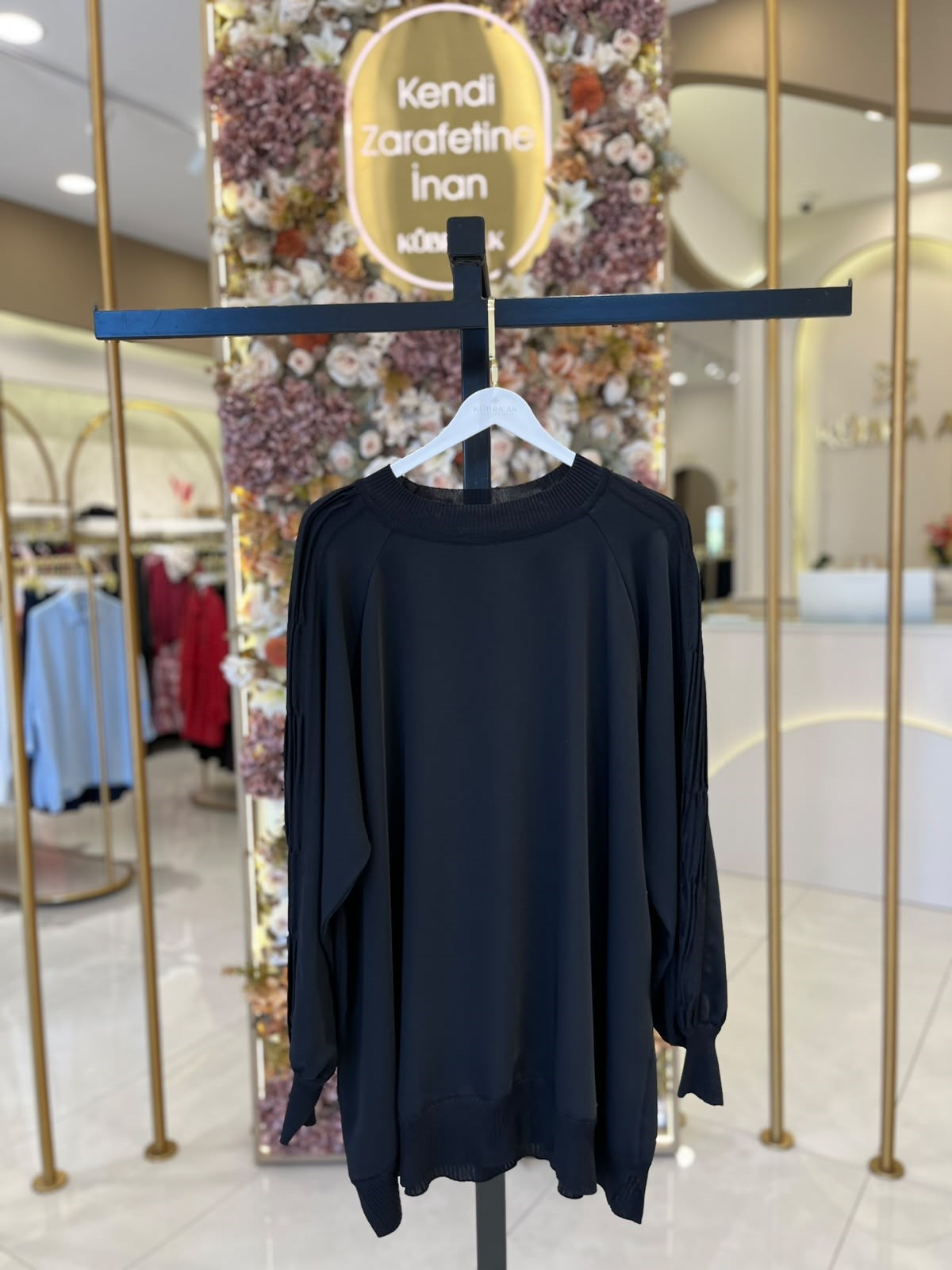4321 Ghisa Tunik