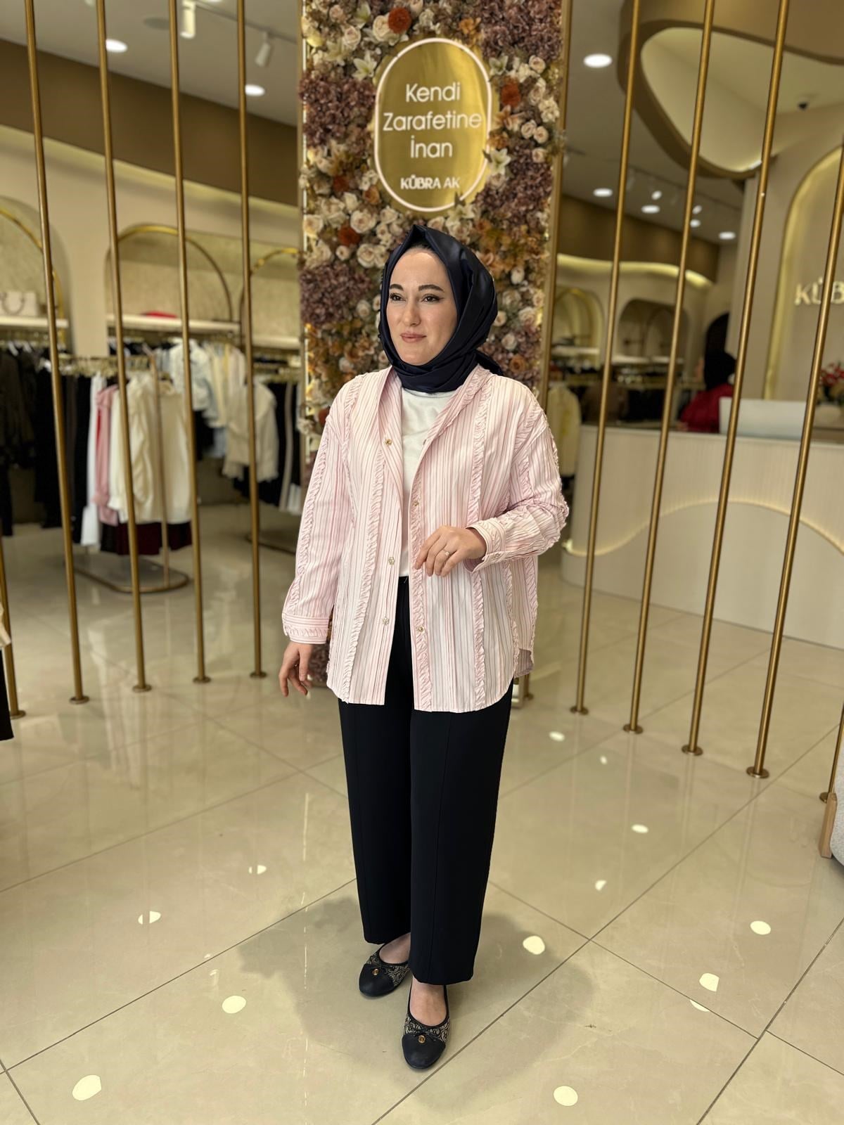 4364 Ghisa Tunik