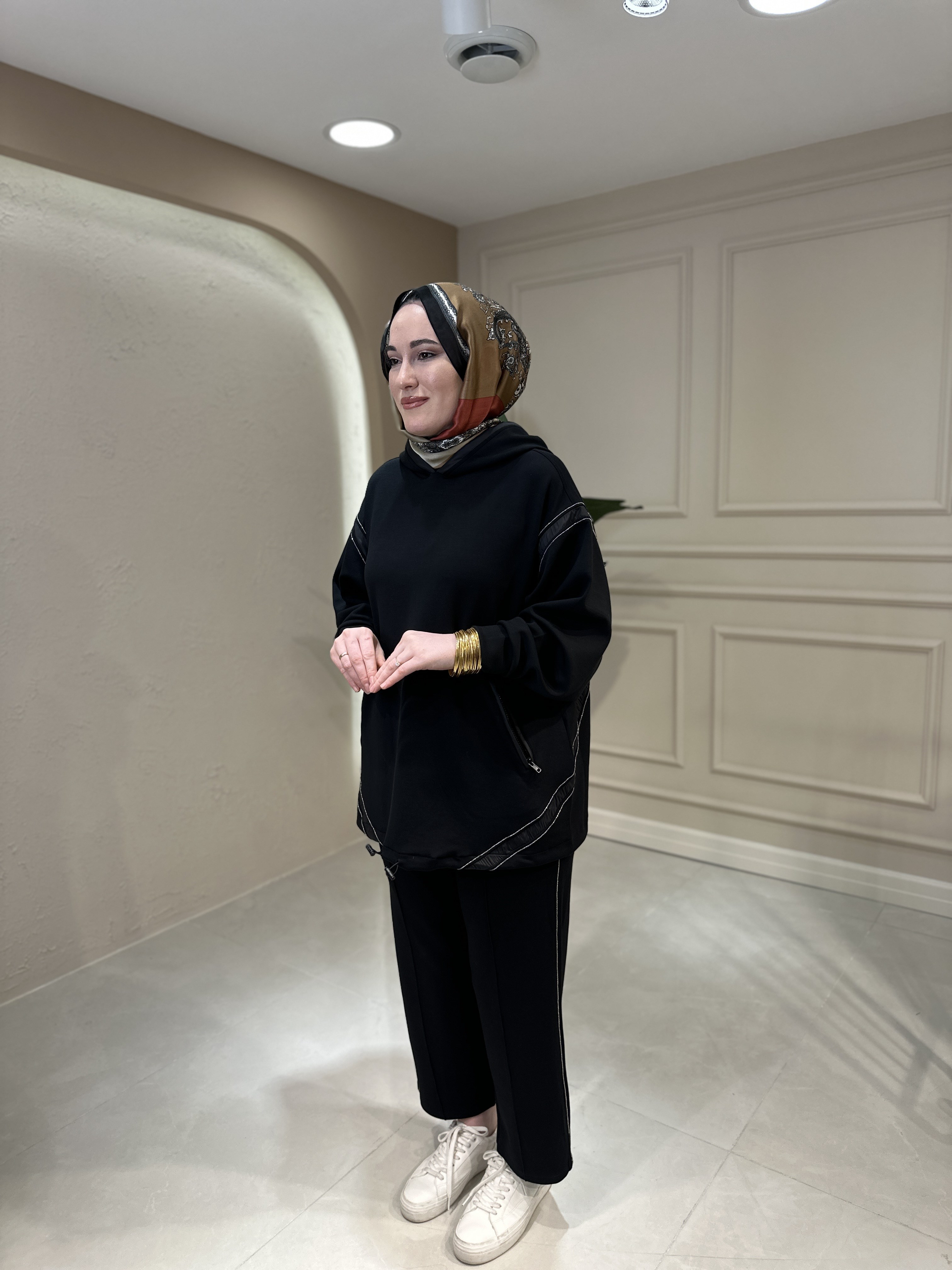 4797 Ghisa Kapüşonlu Takım