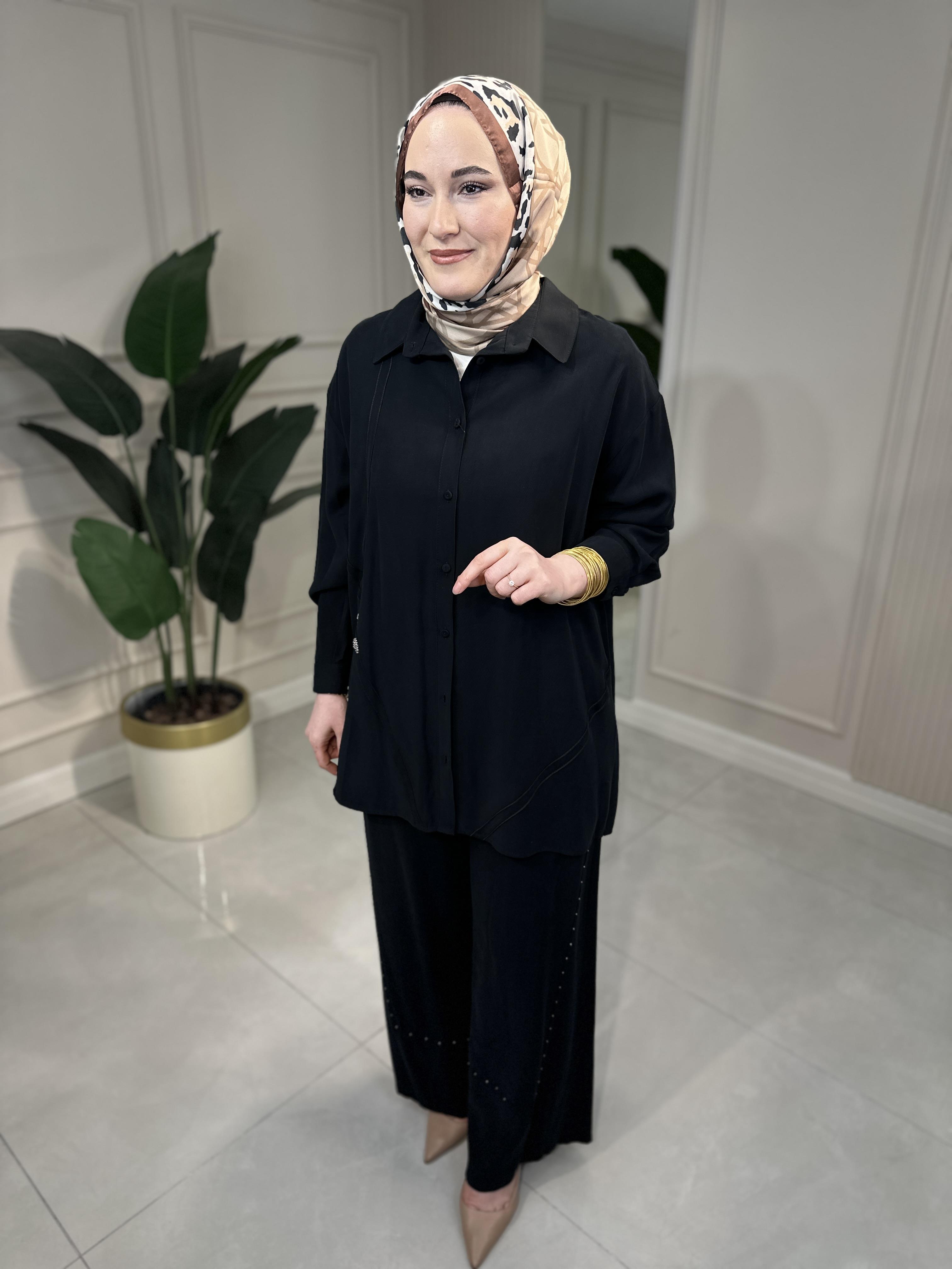 6906 Önü Şerit Detaylı Pantolonlu Takım