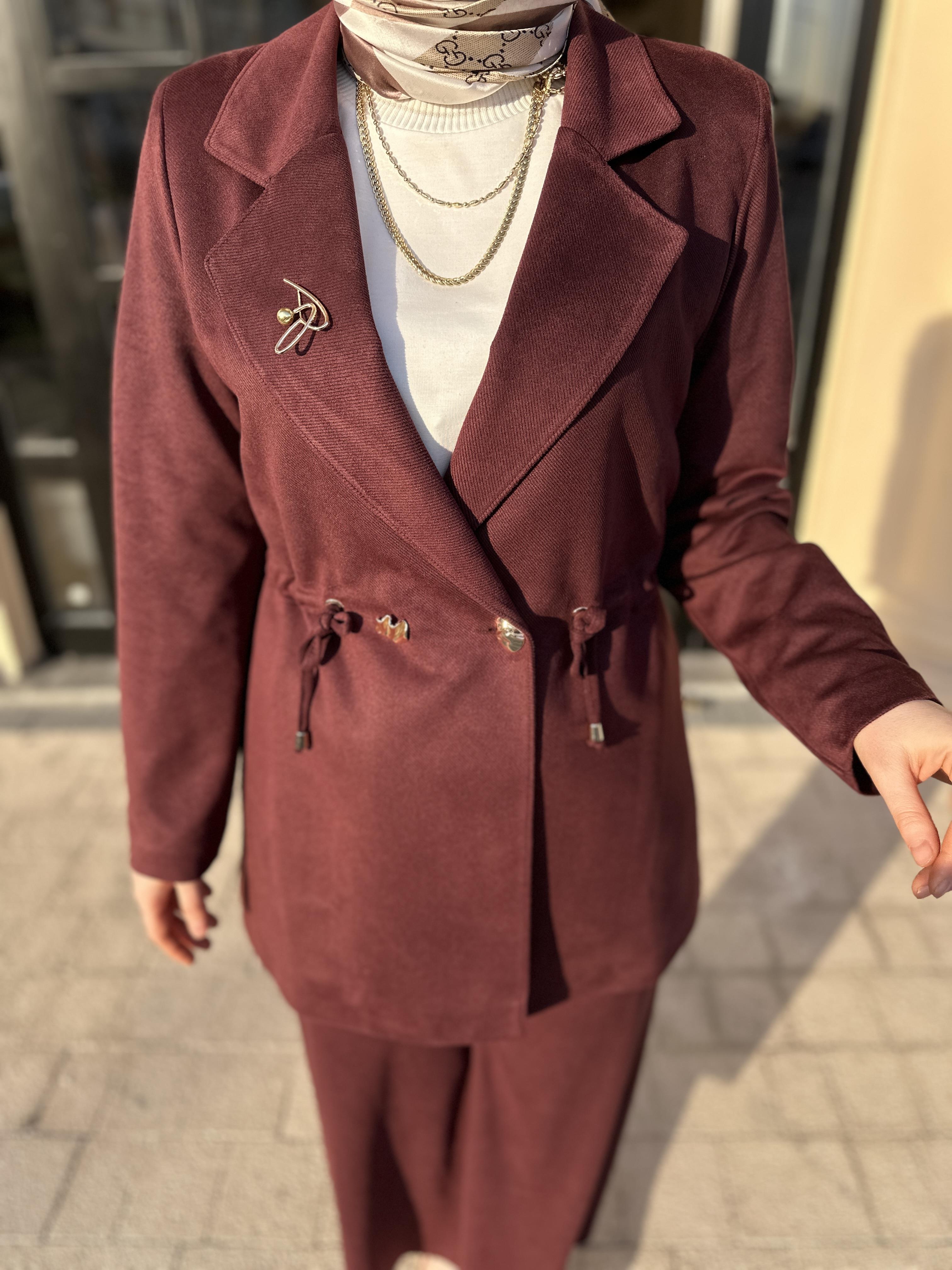 7372 Pantolonlu Takım