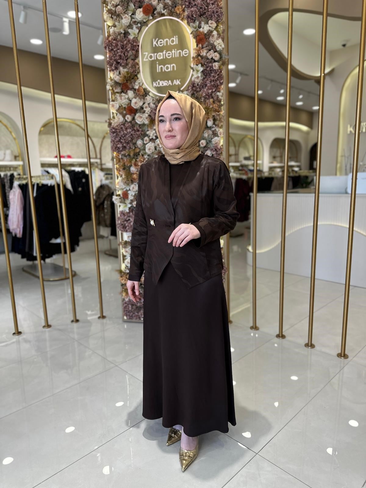 7466 Jakar Kumaş İnci Düğmeli Elbise