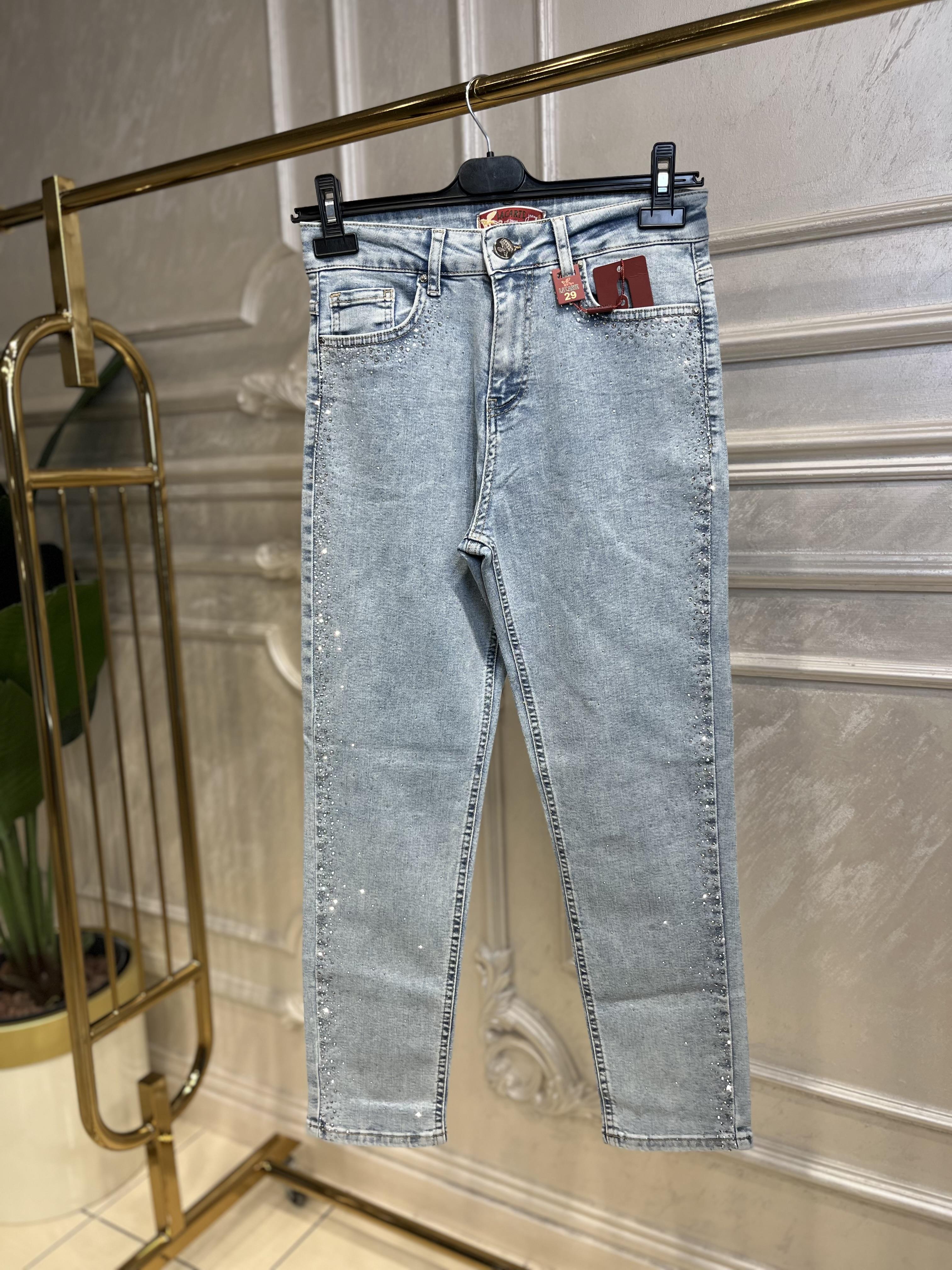 0291 Kar Yıkama Taşlı Mom Jean