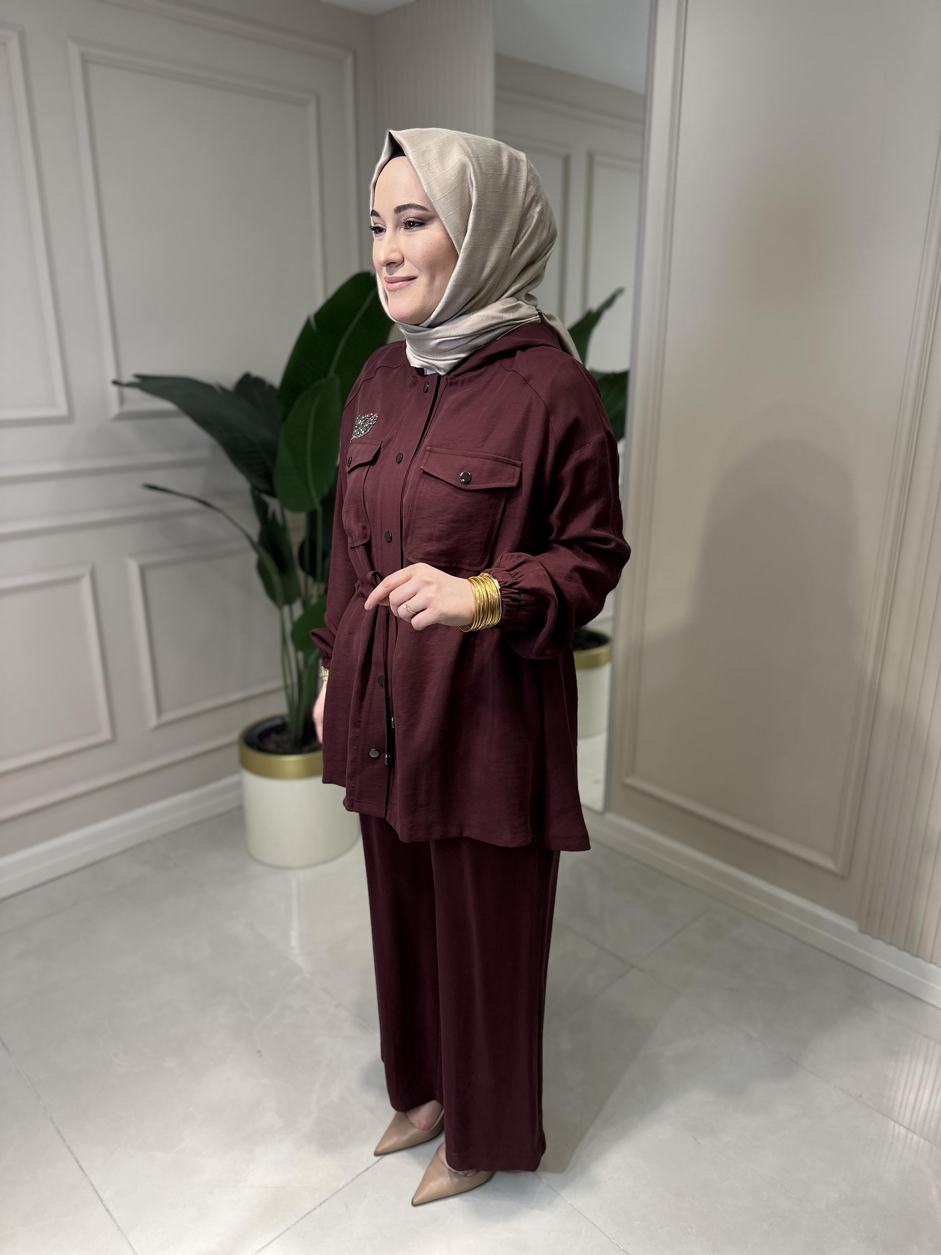1022 Nuss Takım