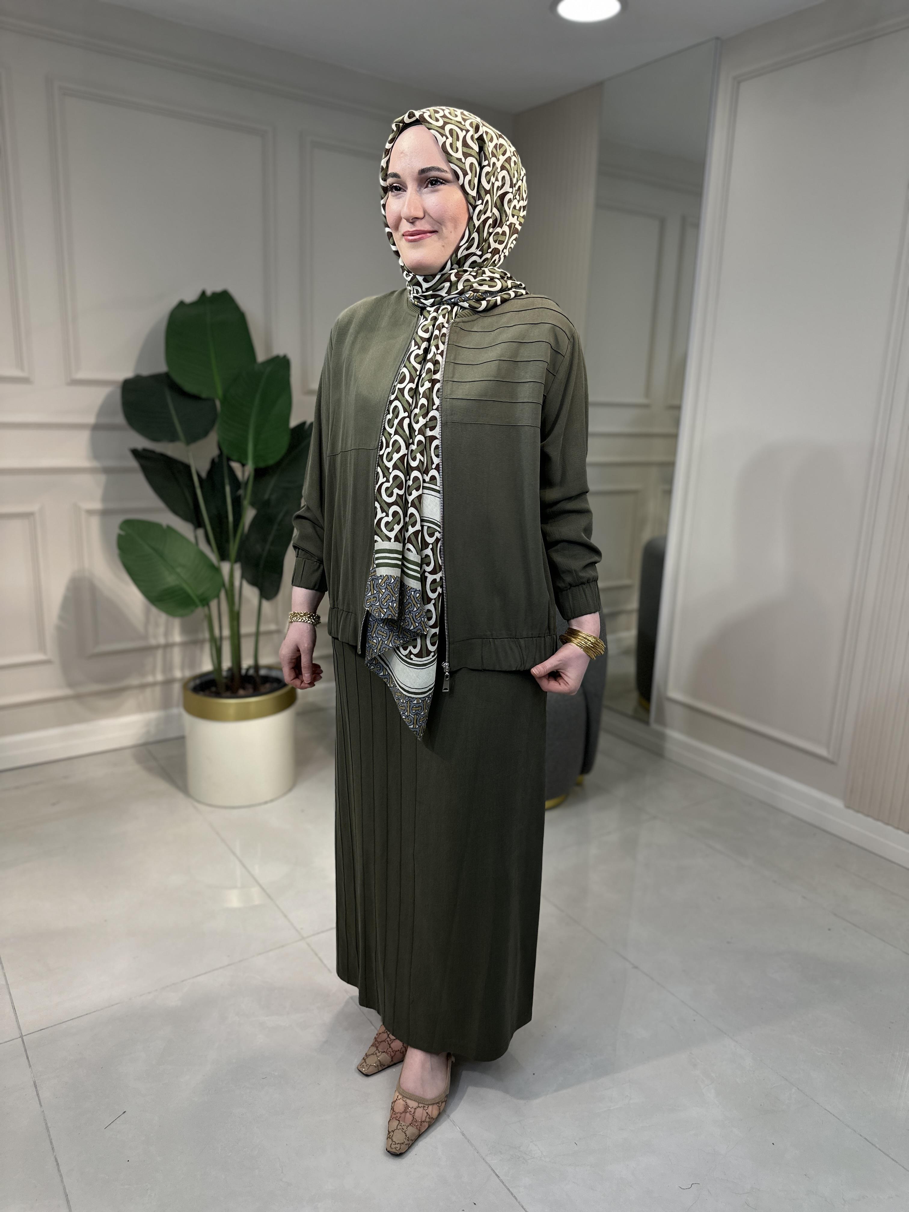 1036 Elbiseli takım