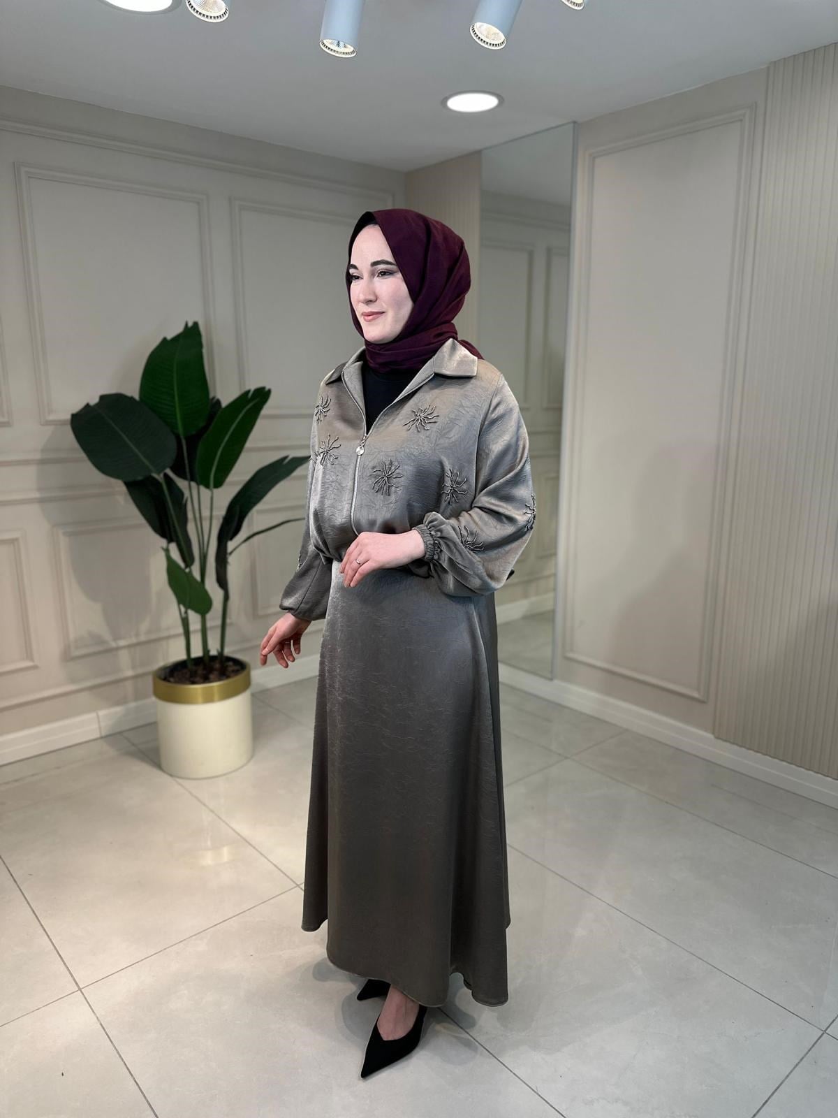 14371 Aksesuar Detaylı Etekli Takım