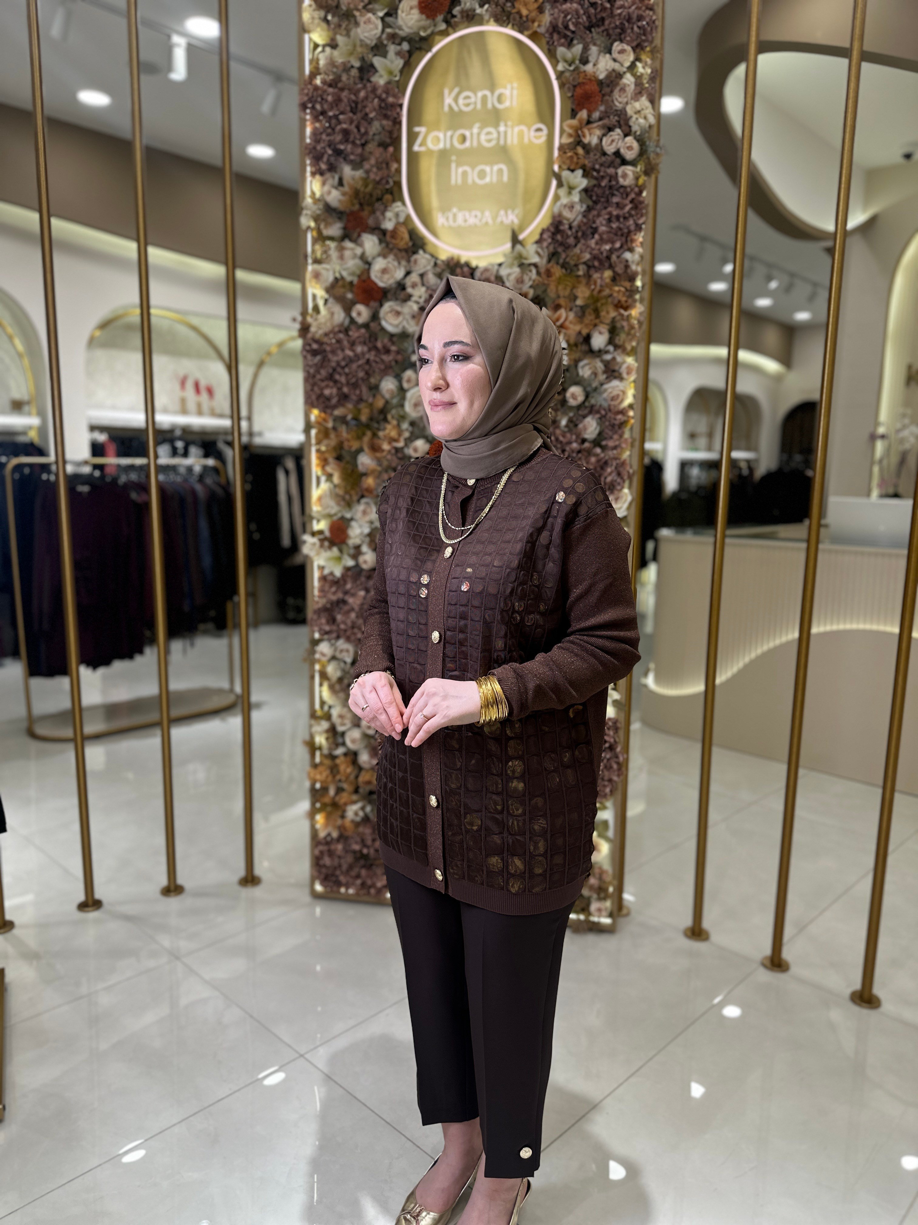 3027 Ghisa Pul Detaylı Triko Ceket