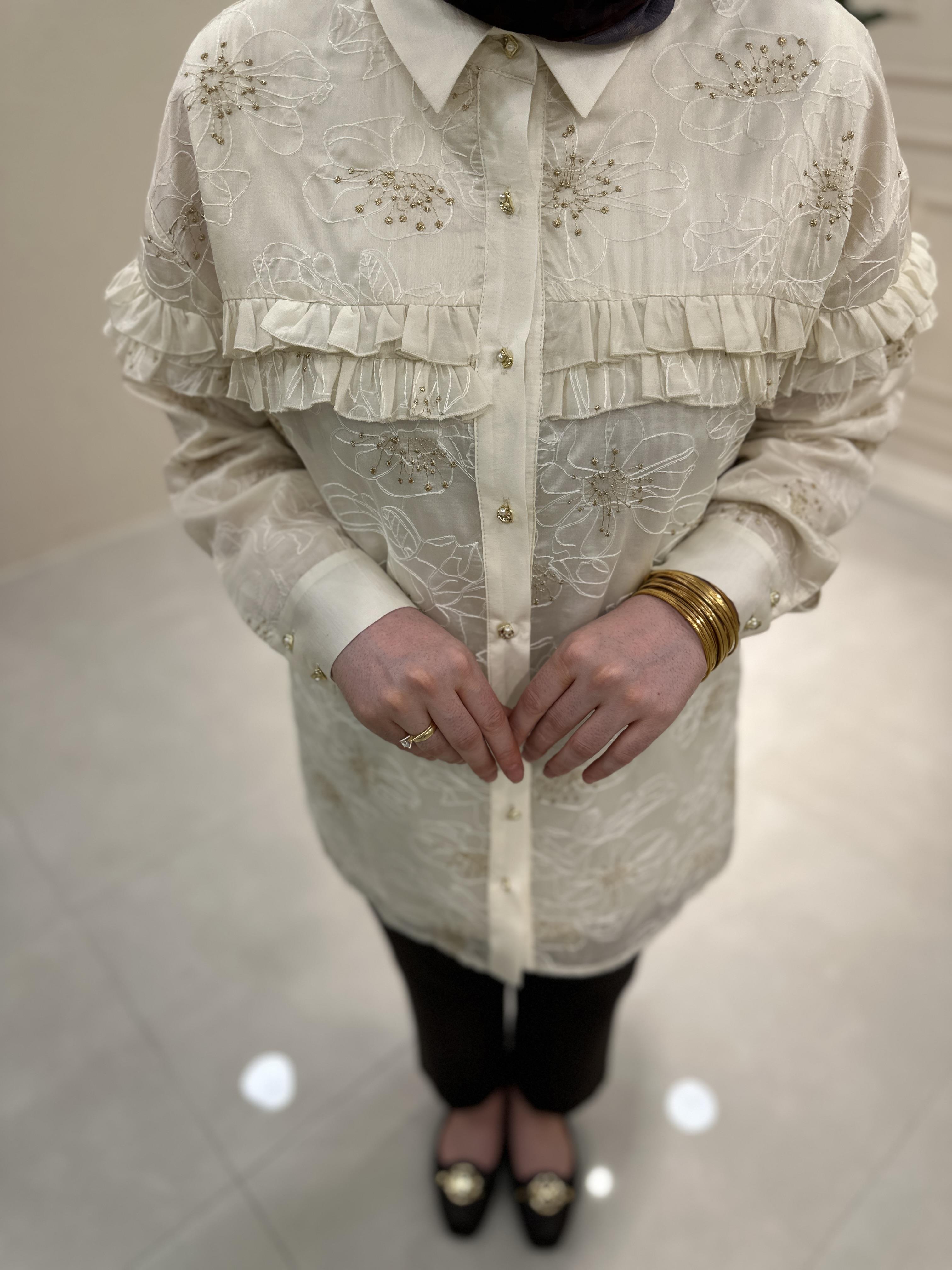 3211 Ghisa Tunik