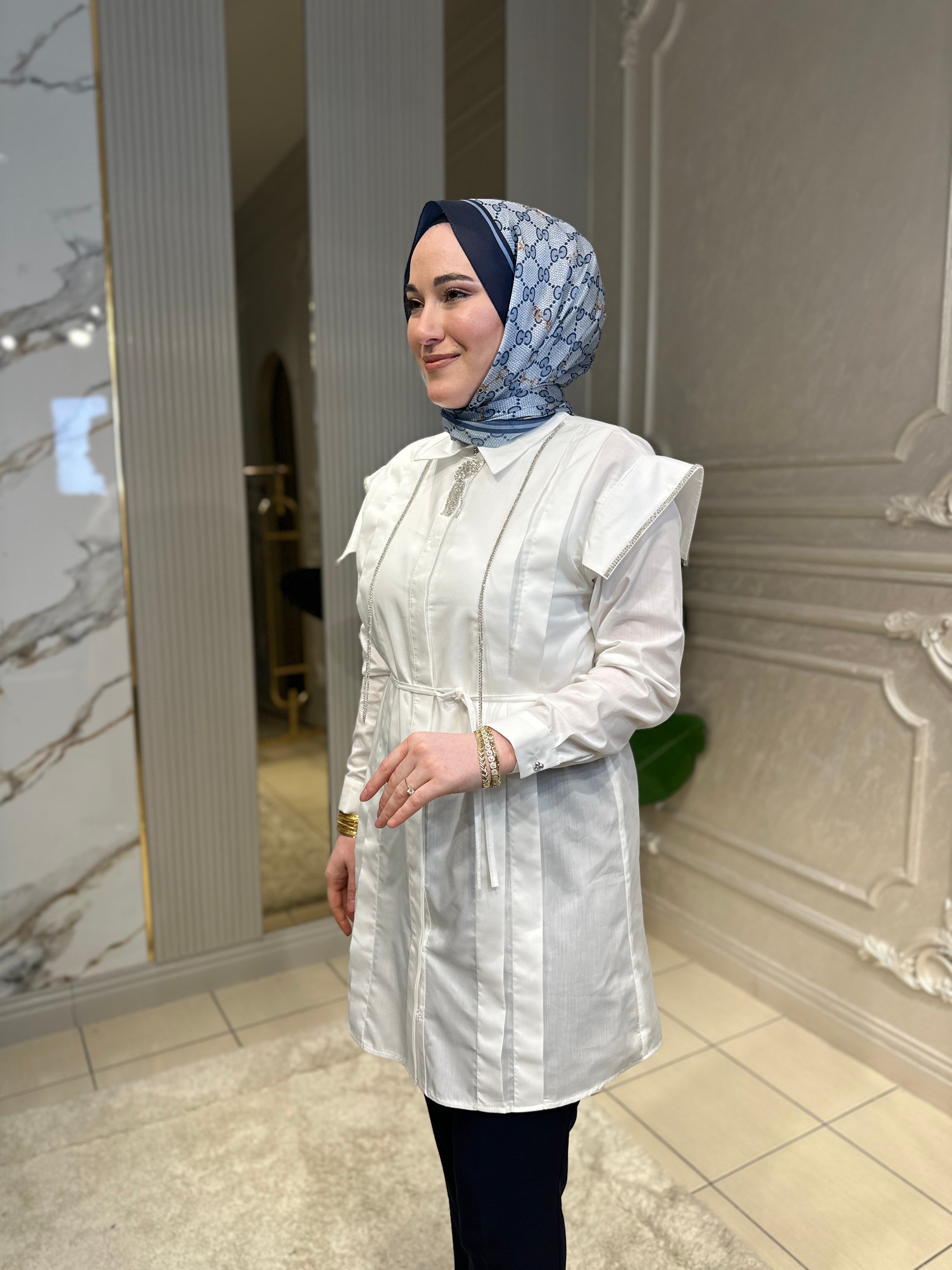 3242 Omuzları Taşlı Poplin Gömlek